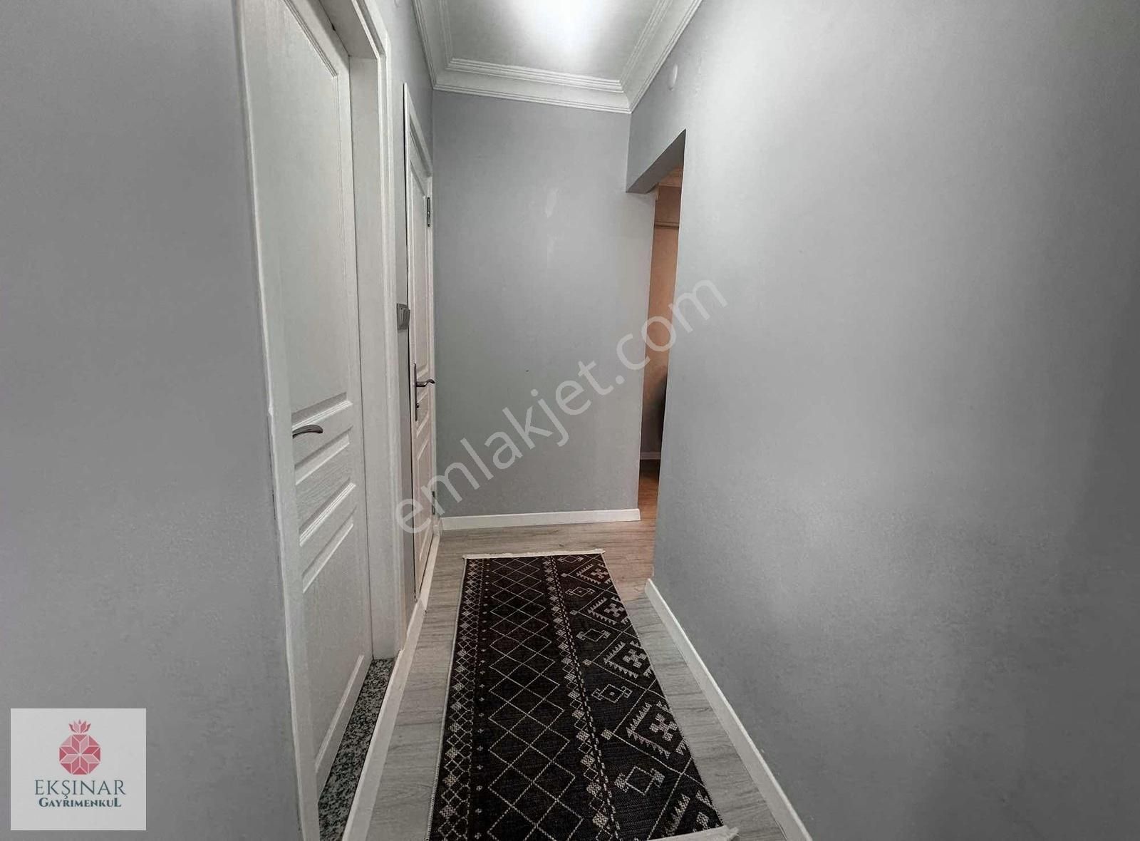 Ekşinar Gayrımenkul'den Beşyolda Tadilatlı 2+1 Daire