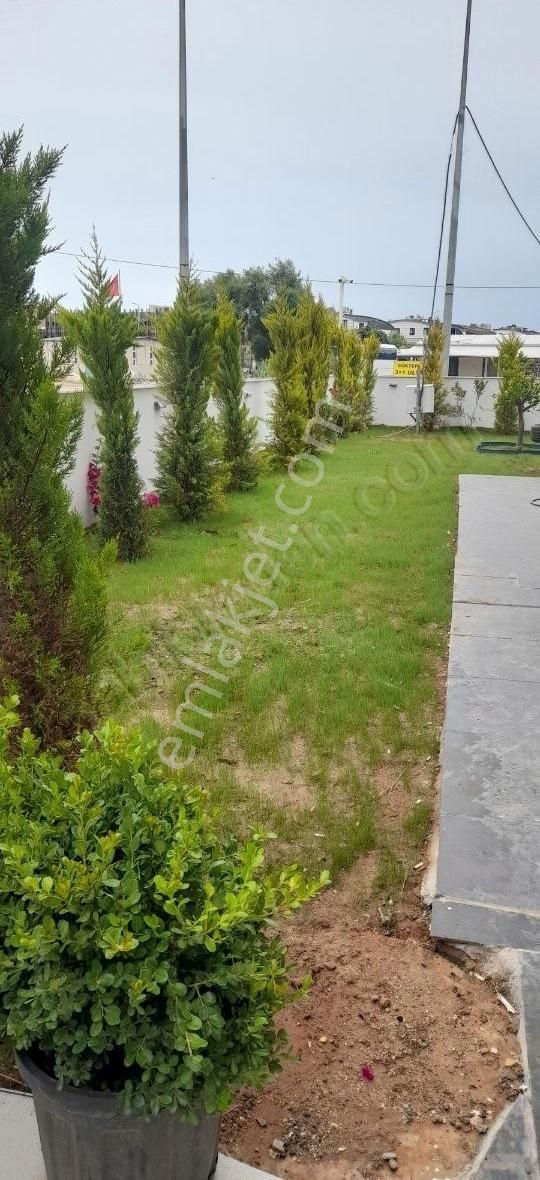 Güzeloba Turizm Yolunda Havuzlu Sitede Satlık Daire