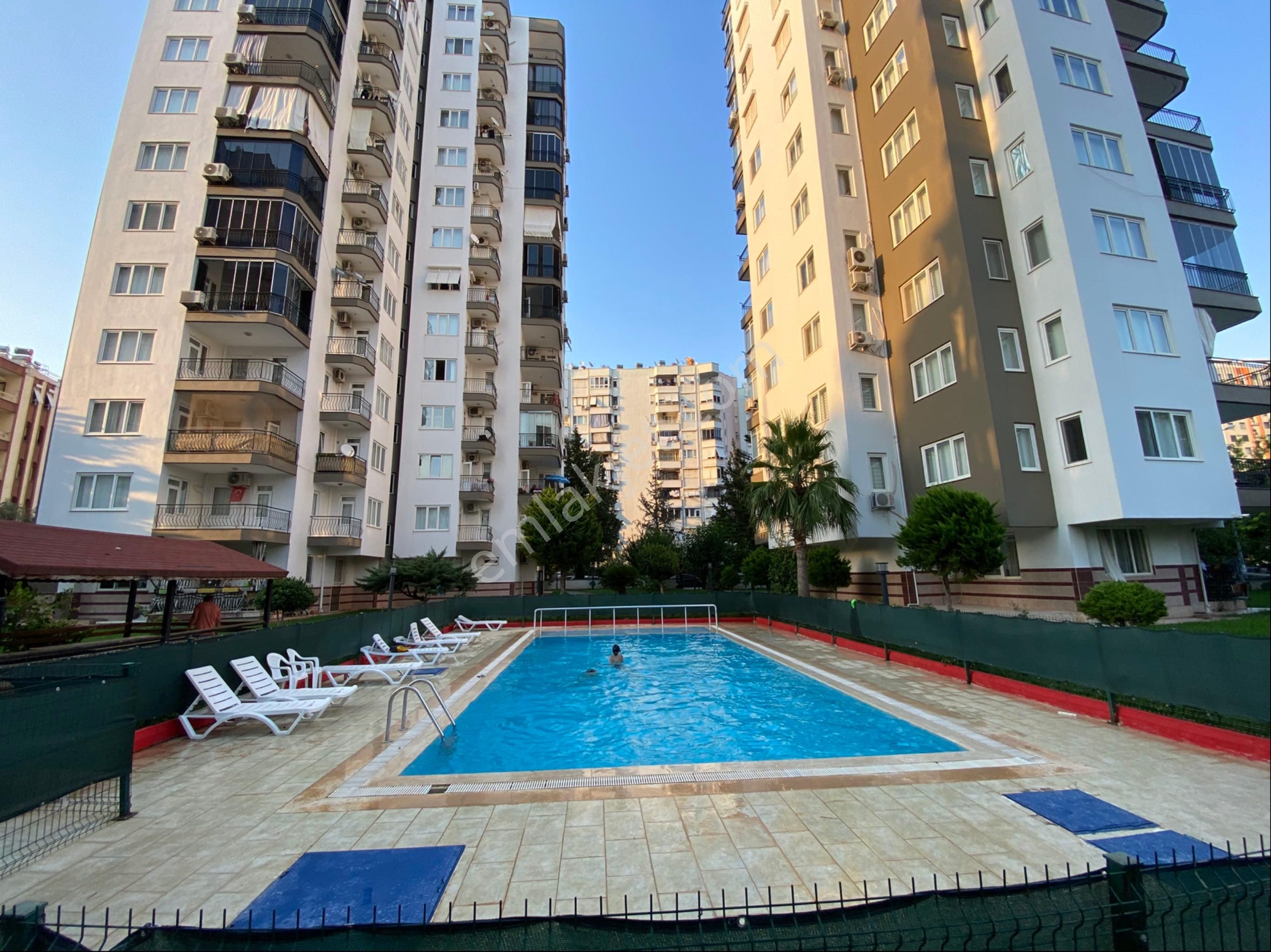 Antalya Konyaaltı Siteler Mahallesi’nde Geniş Ve Manzaralı 3+1 Daire!