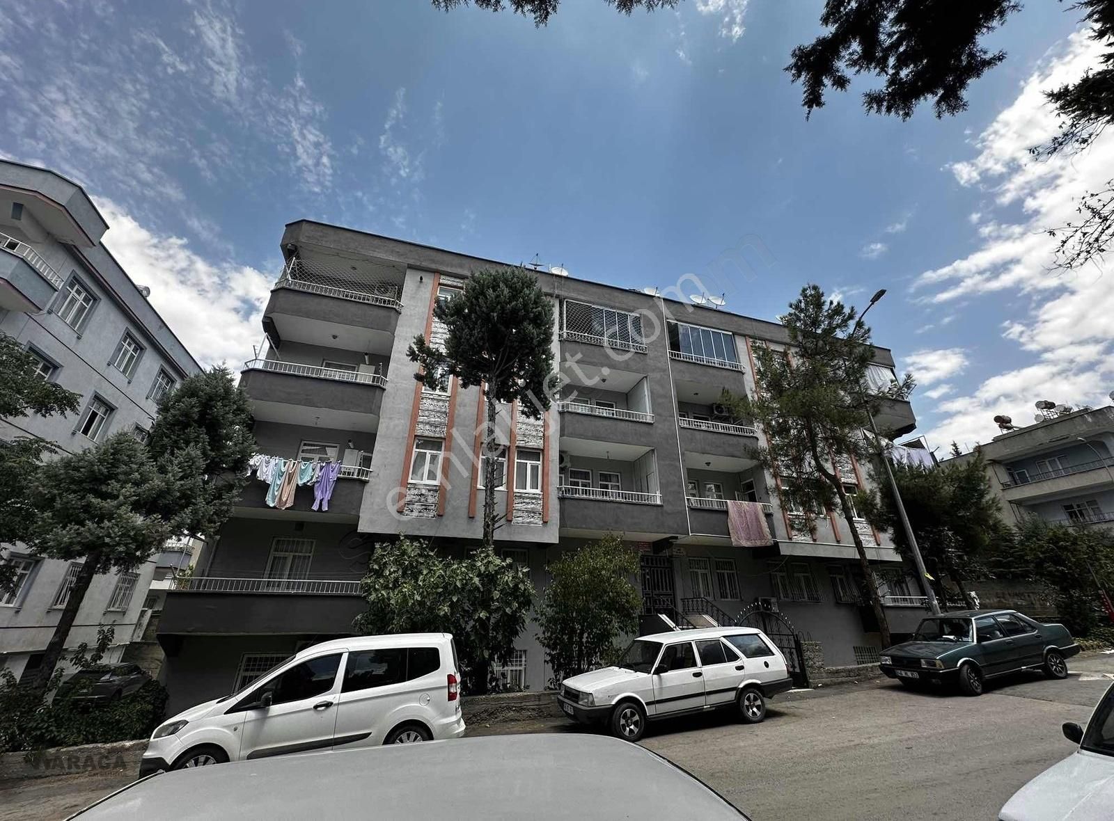 Karaca'dan Şeyh Adil Mah Satılık Geniş 3+1 Daire Bakımlı