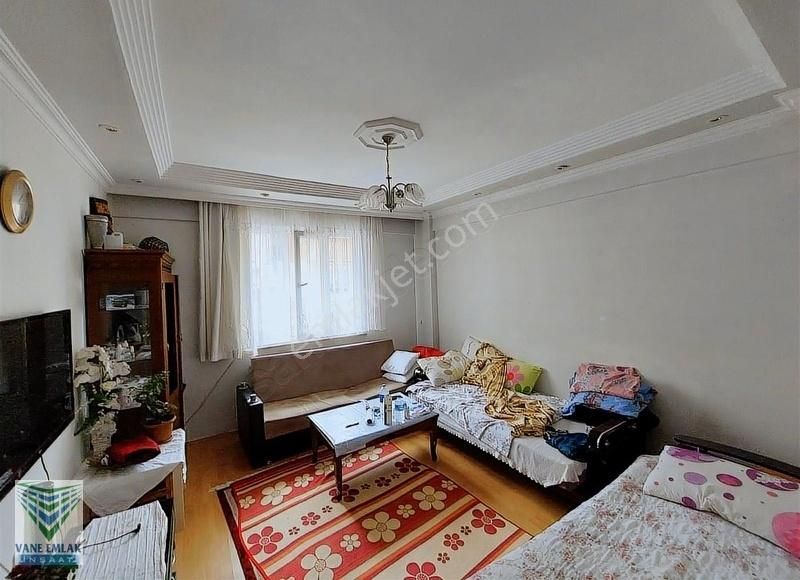Vaneden Güngören Güneştepede Satılık 3+1 Y.giriş Daire