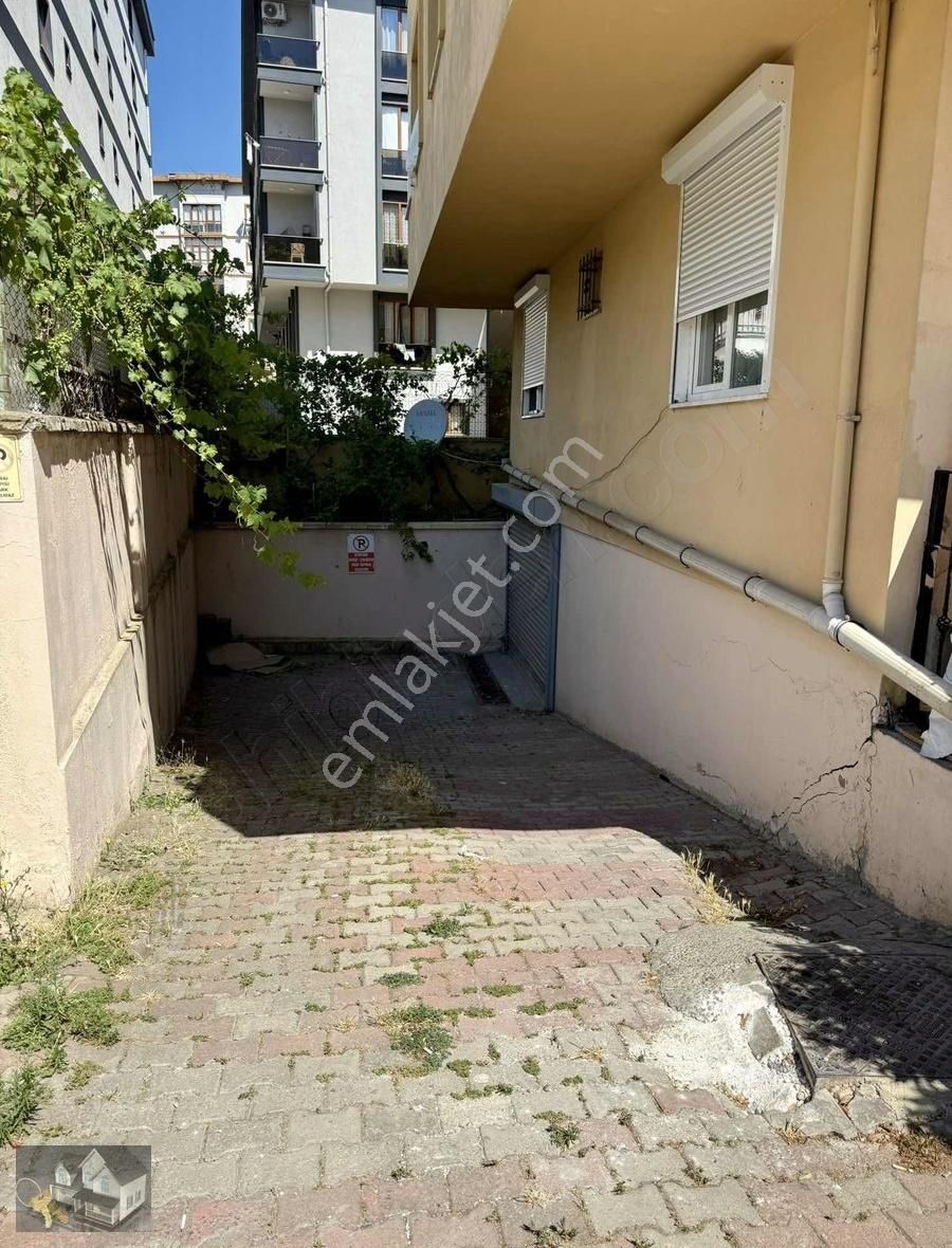 Sancaktepe Merkezde Satılık 4+1 Üst Dubleks