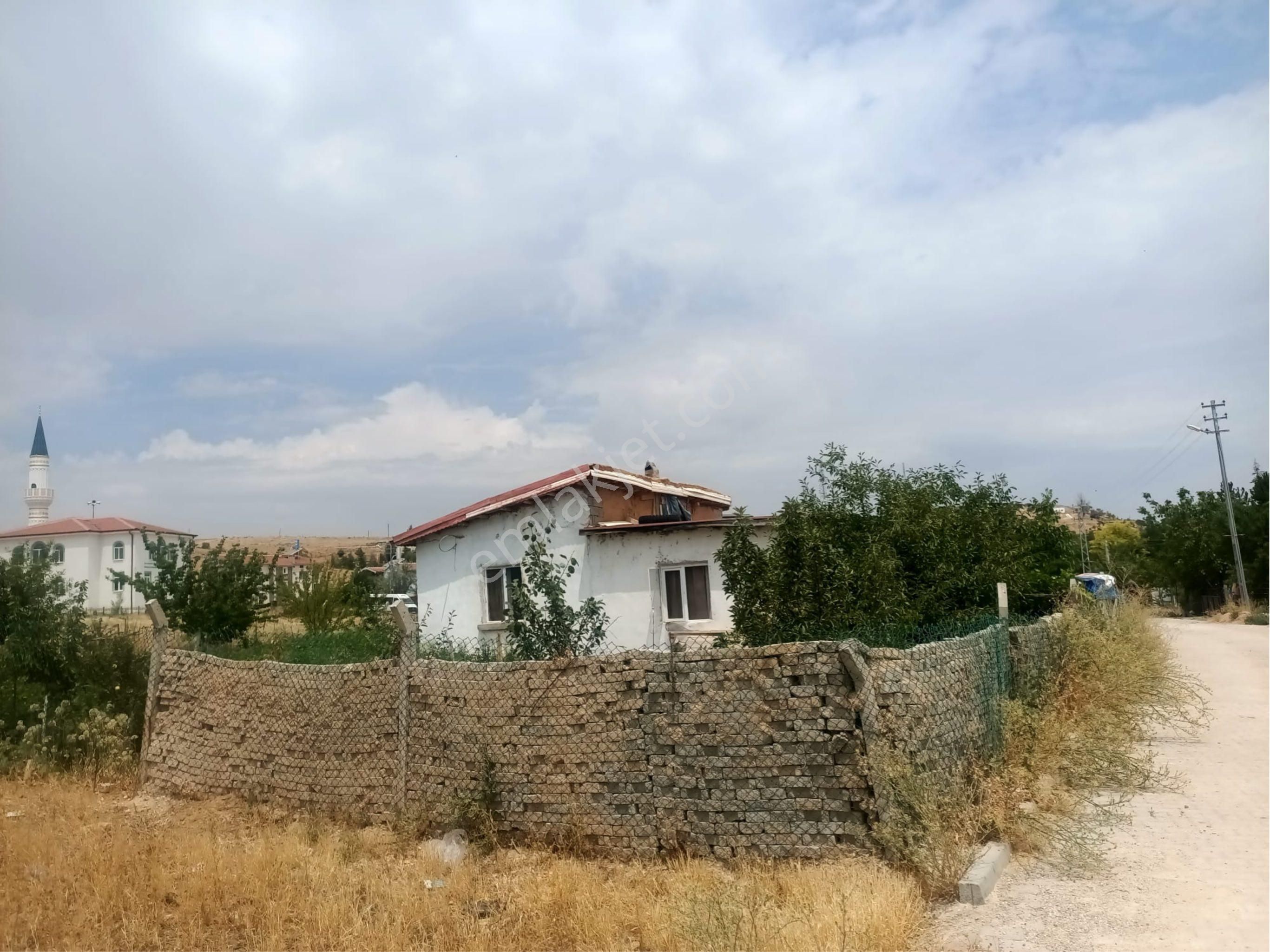 Çavdar Emlak’tan Satılık Bahçeli Müstakil Ev