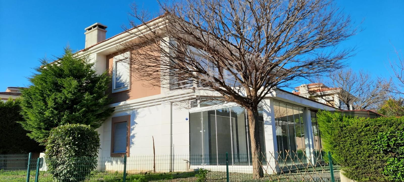 Güzelbahçe Gönen Çamlıköy'de Doğa İçinde Kiralık Müstakil Villa