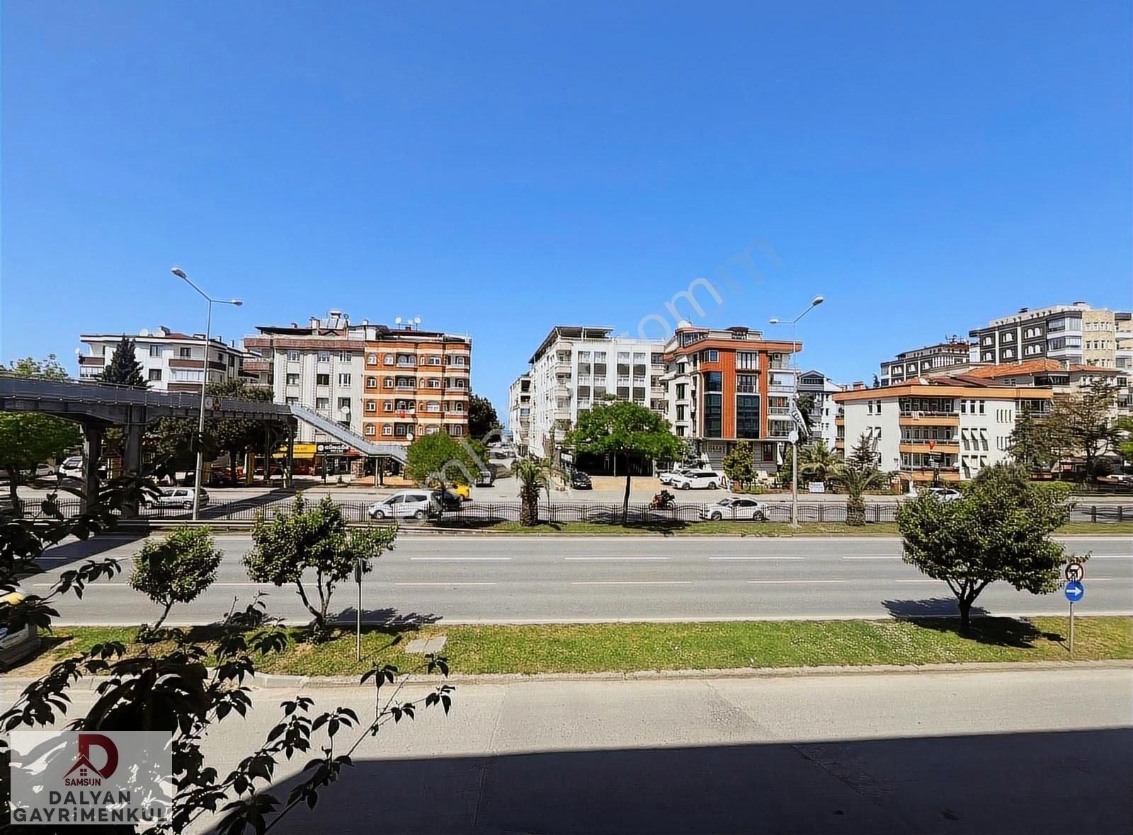 Atatürk Bulvarında Kiralı İş Yeri