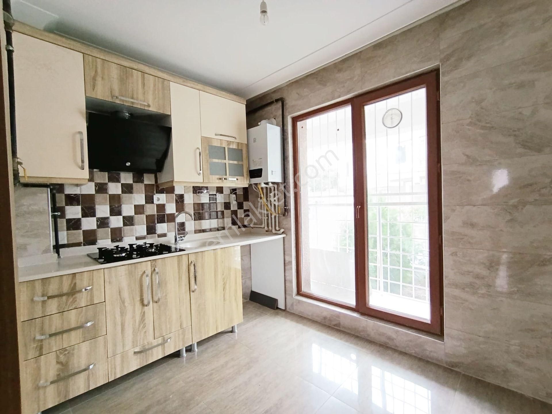 Uyanış Mahallesi. Y.giriş 3+1 Asansörlü Yapılı Kiralık Daire