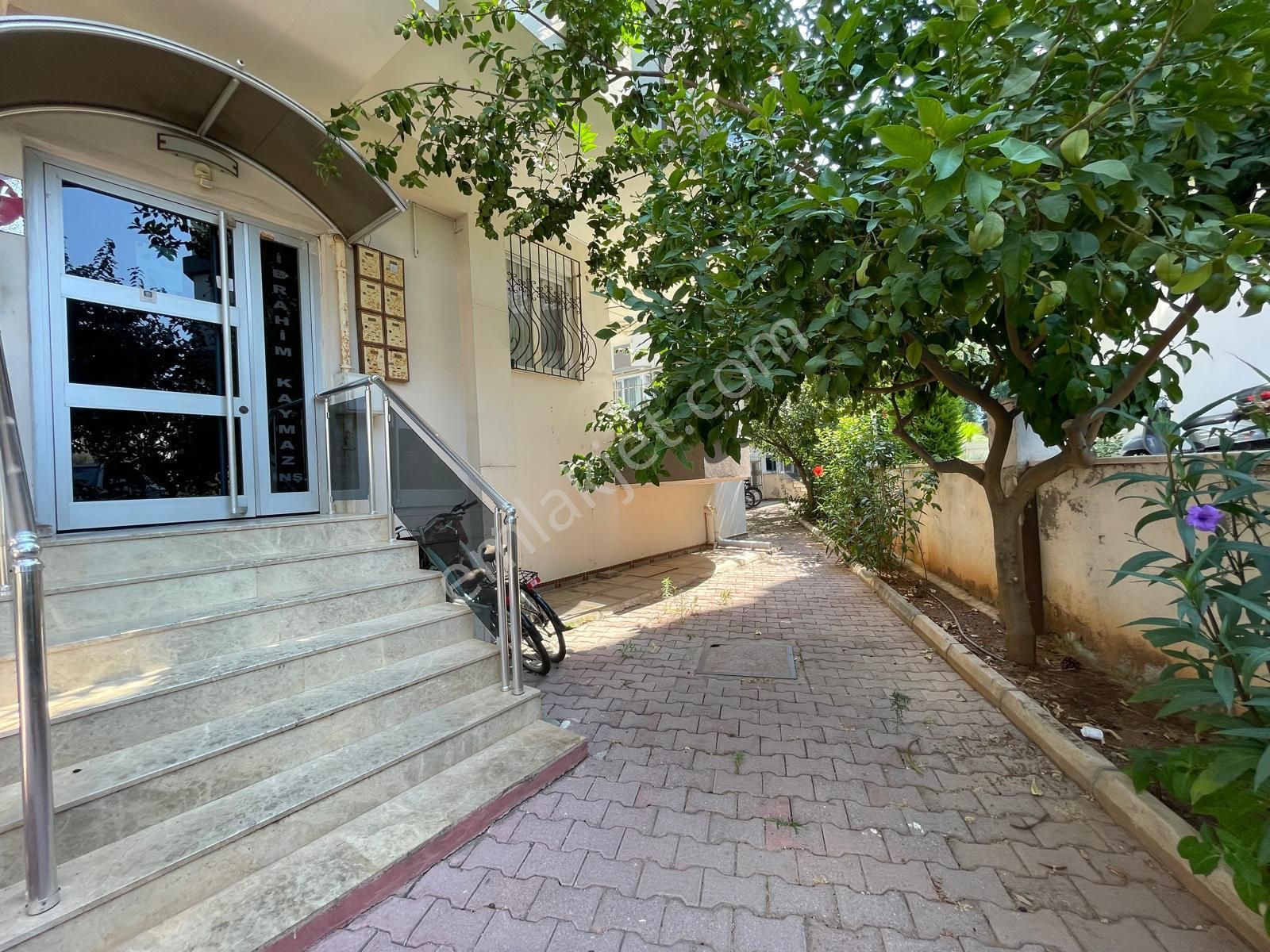 Konyaaltı Pınarbaşında 2+1 Satılık Yüksek Giriş Kat Daire