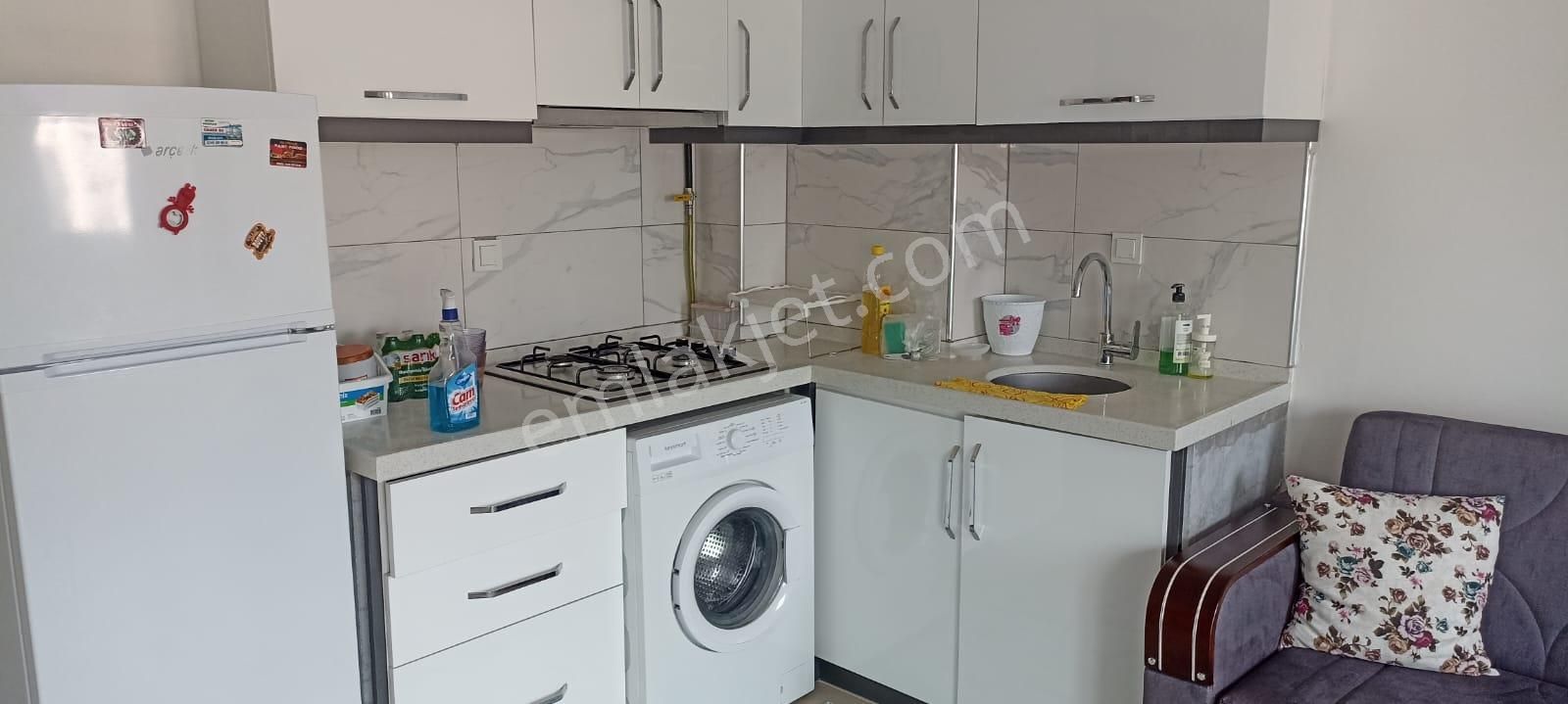 Ana Cadde Üzerinde Eşyalı Kiralık 1+1 Daire