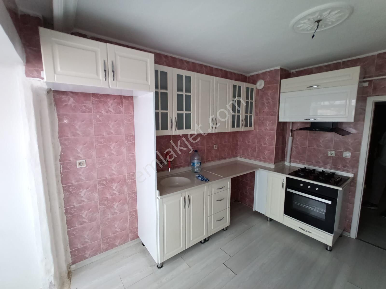 Bağlarbaşı Mah. 3+1 Yapılı Ankara Manzaralı Katta