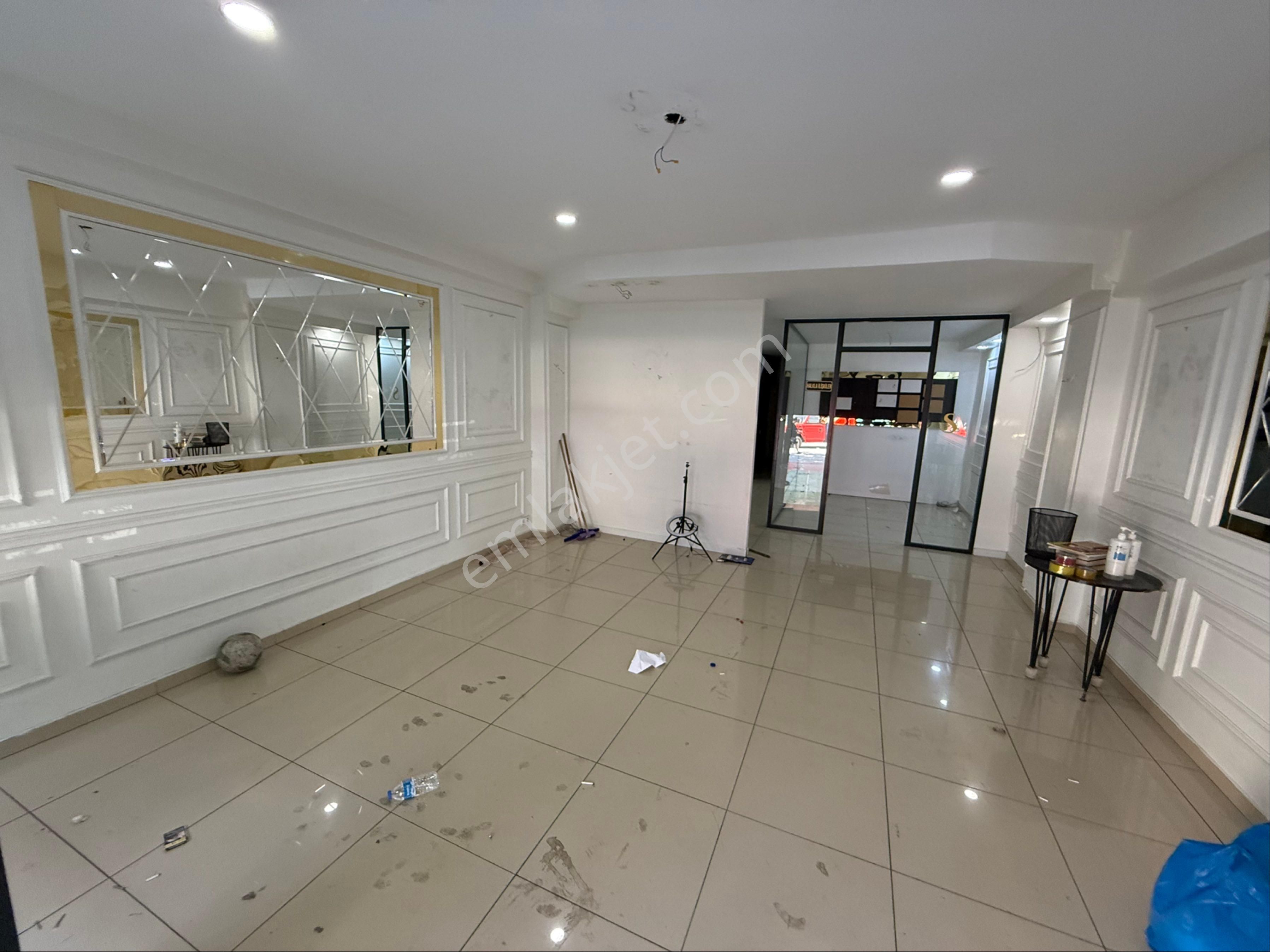 Mahmutbey Caddesi Üzerinde 2 Katlı 200 M2 Kiralık Dükkan