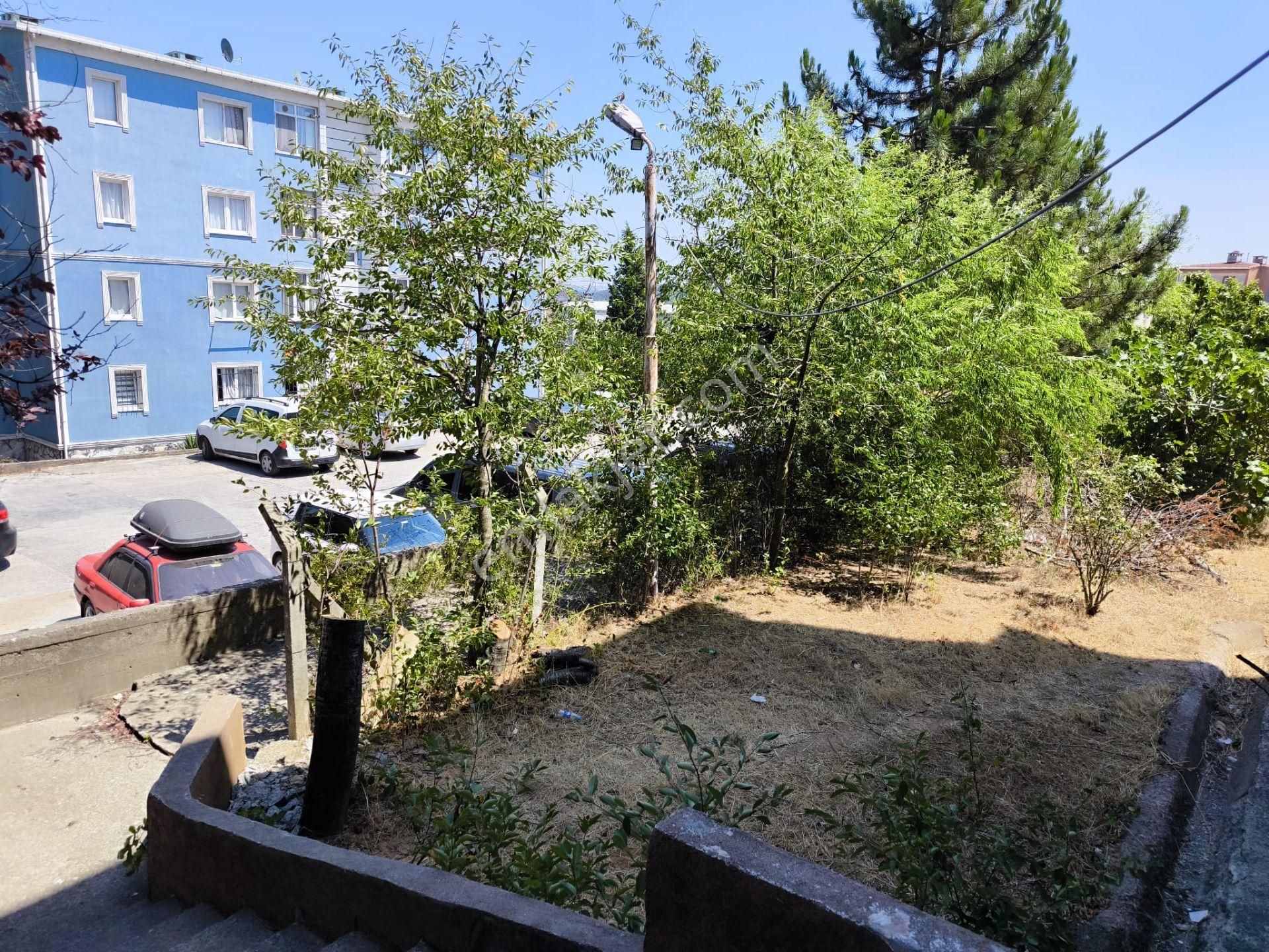 Kurtköy'de Site İçerisinde 2+1 Satılık Daire