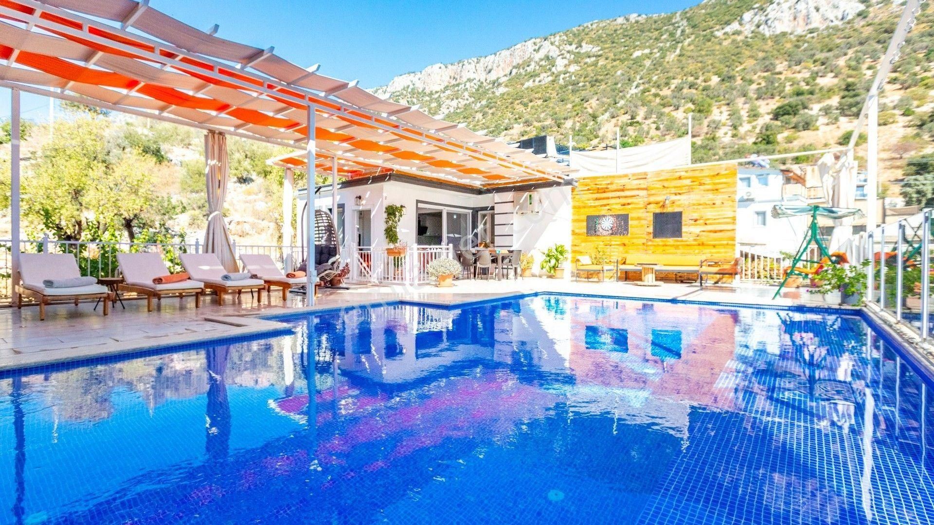 Kalkan Kördere'de 6 Kişilik Özel Havuzlu Ve Jakuzili Villa