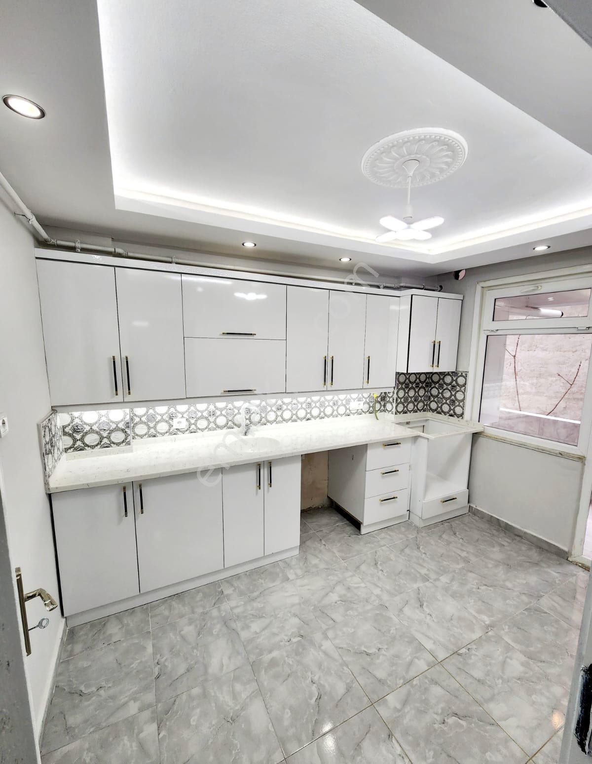 Furkan Emlak’tan Unkapanı Mah 1.kat 3+1 130m2 Balkonlu İçi Full Yapılı Krediye Uygun Fırsat Daire - Görsel 2