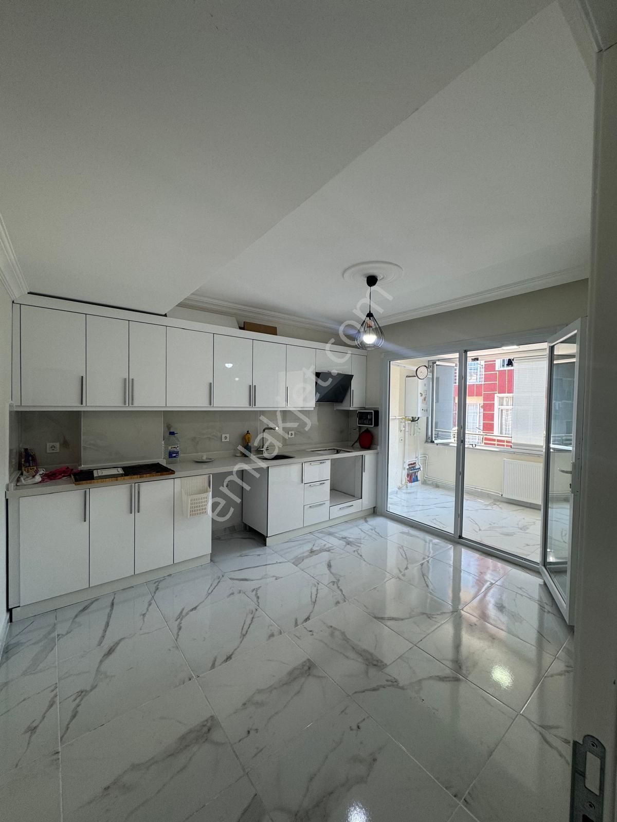 Nur Yapı'dan Merkezi Konumda 2+1 140 M² Kiralık Arakat Daire