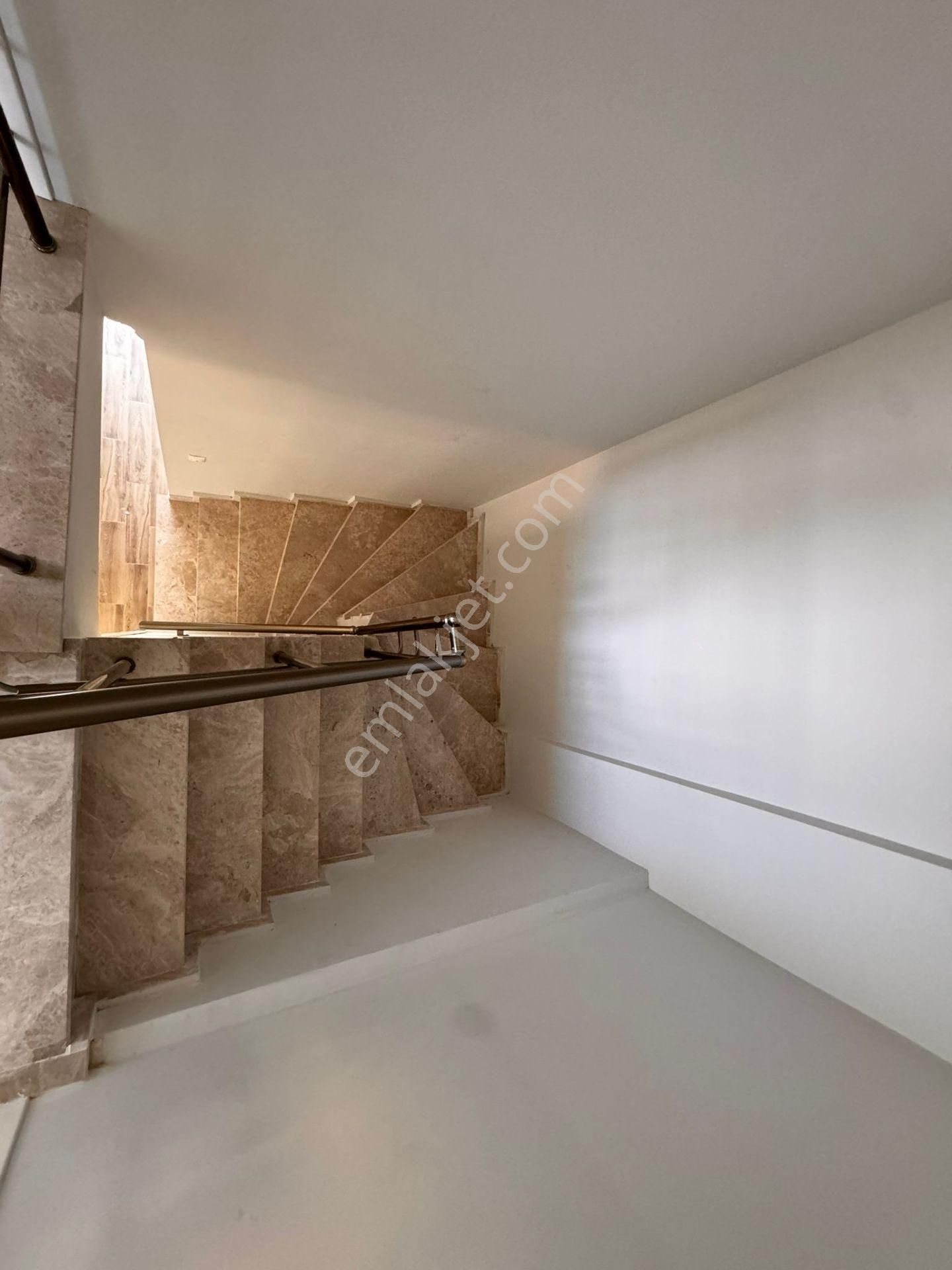 Edremit Gürede Site İçinde Denize Yürüme Mesafesinde 3+1 Villa - Görsel 15