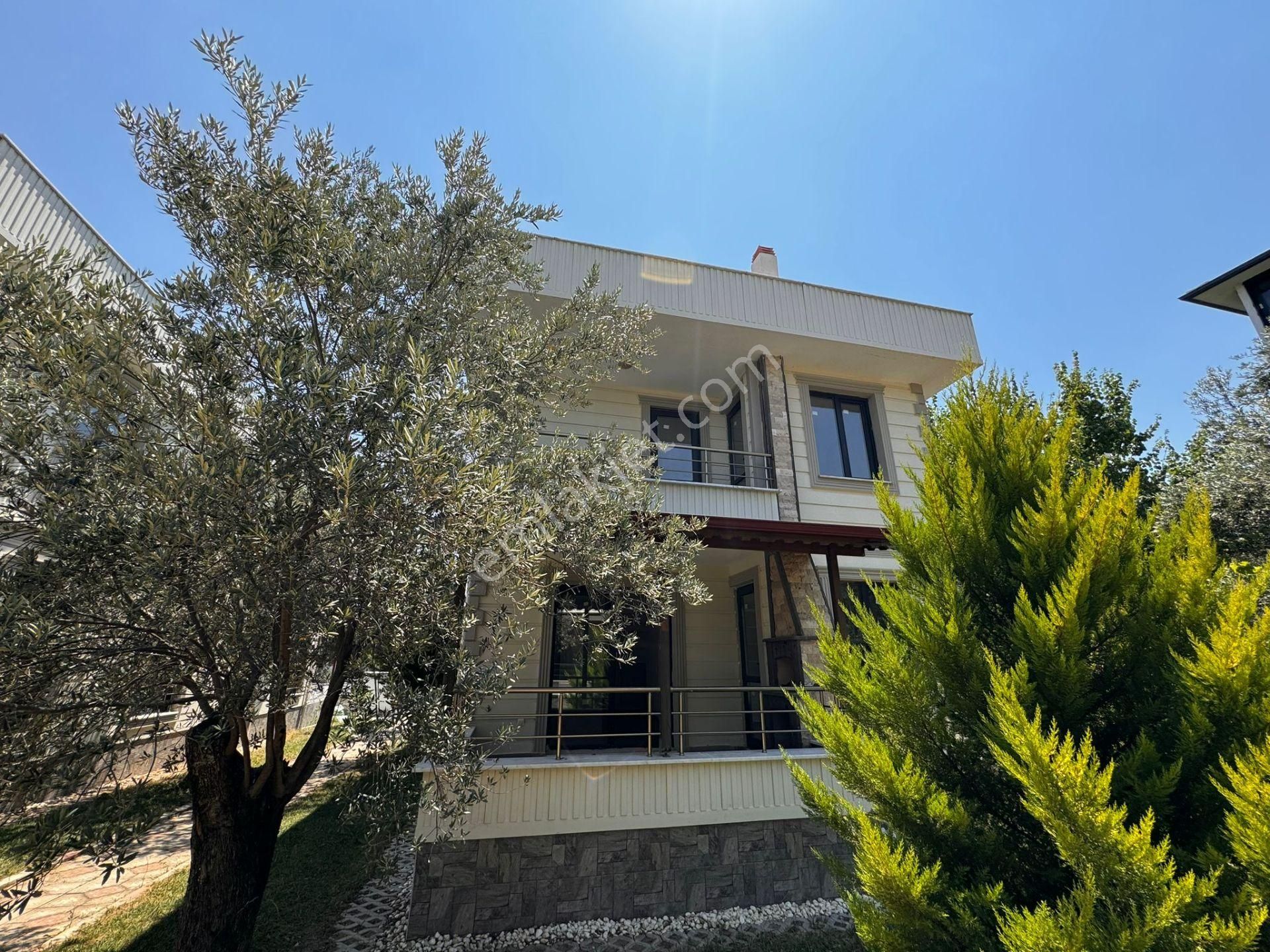 Edremit Gürede Site İçinde Denize Yürüme Mesafesinde 3+1 Villa - Görsel 2