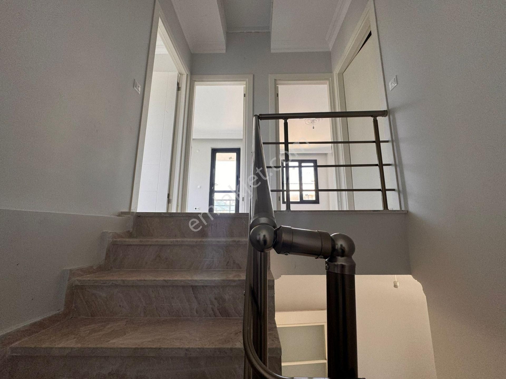 Edremit Gürede Site İçinde Denize Yürüme Mesafesinde 3+1 Villa - Görsel 14