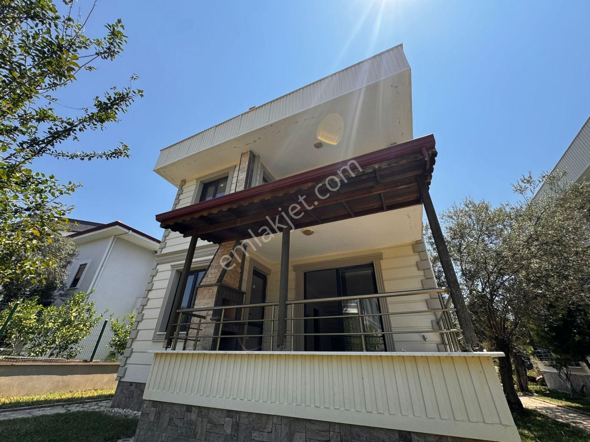 Edremit Gürede Site İçinde Denize Yürüme Mesafesinde 3+1 Villa - Görsel 3