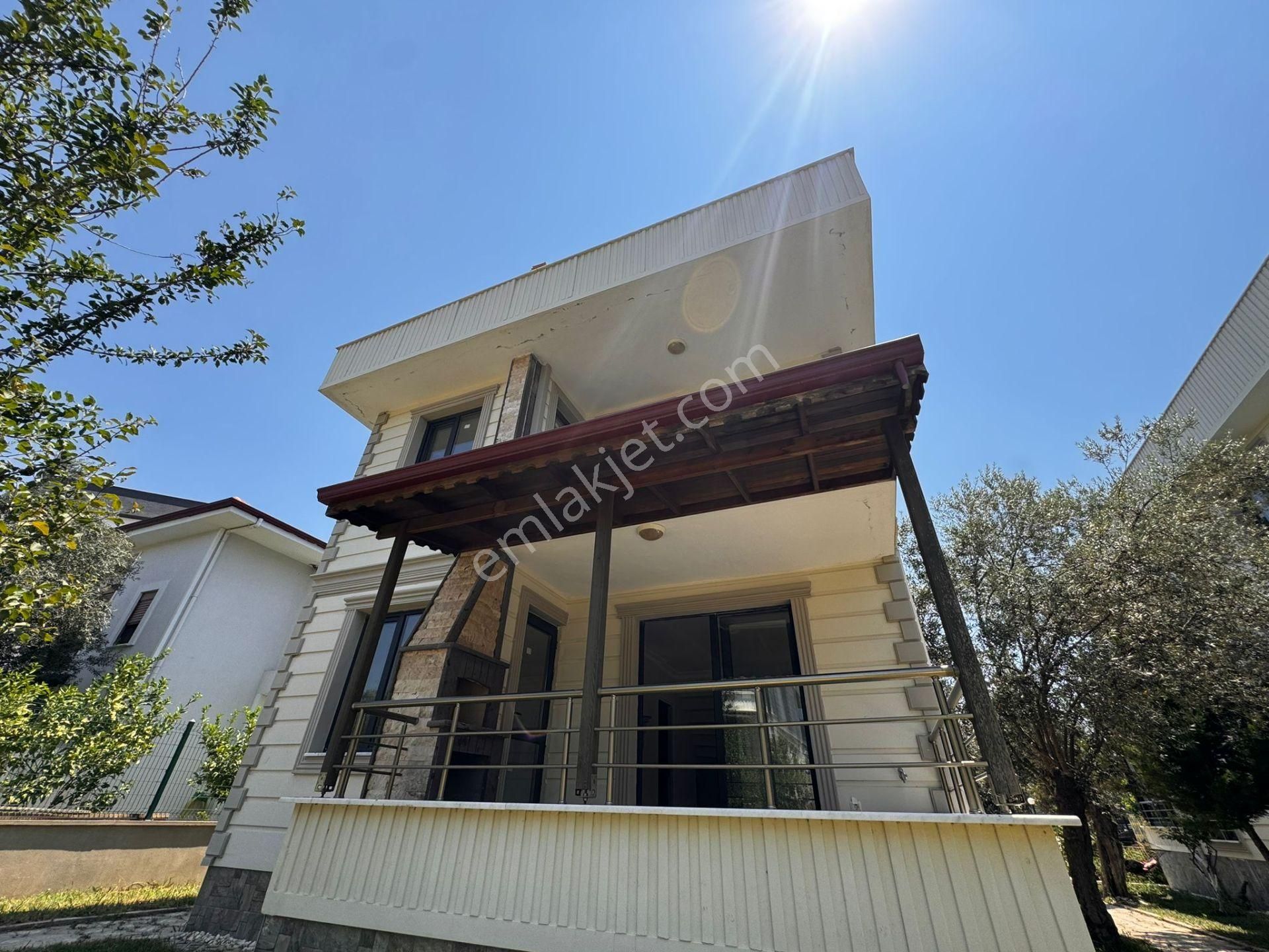 Edremit Gürede Site İçinde Denize Yürüme Mesafesinde 3+1 Villa - Görsel 4