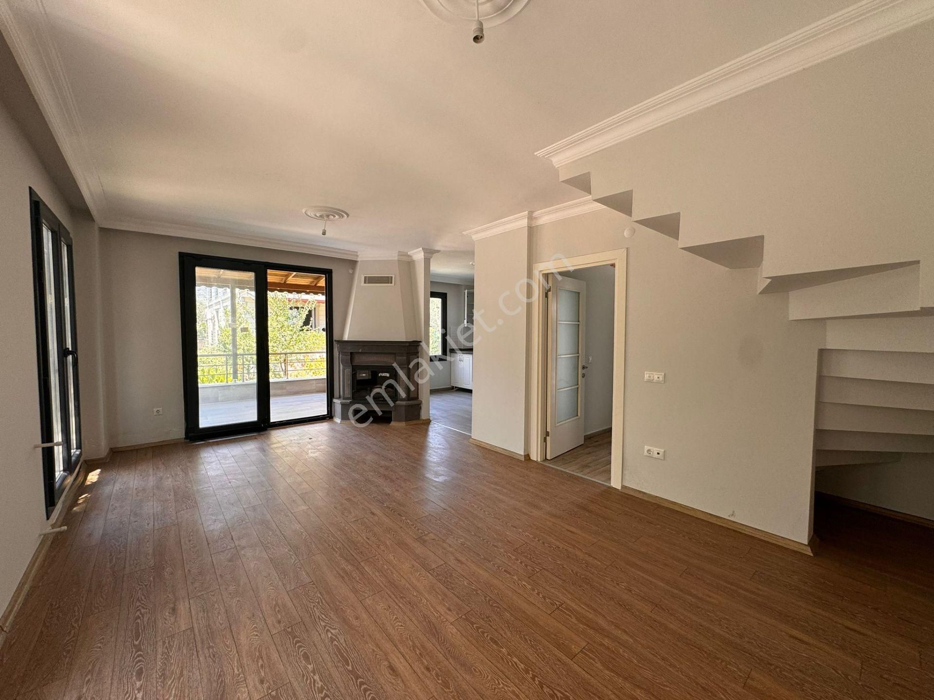 Edremit Gürede Site İçinde Denize Yürüme Mesafesinde 3+1 Villa - Görsel 8