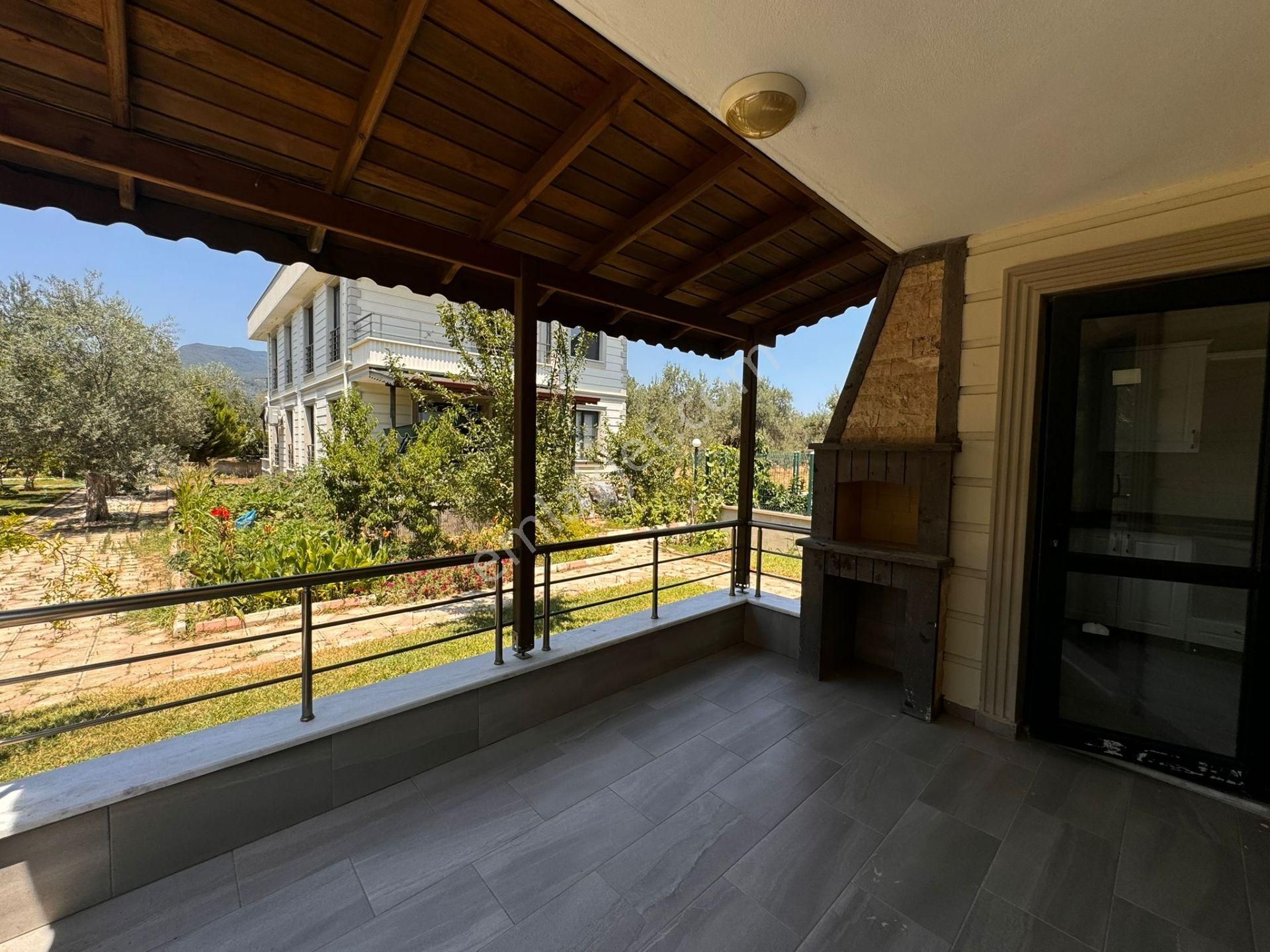 Edremit Gürede Site İçinde Denize Yürüme Mesafesinde 3+1 Villa - Görsel 11