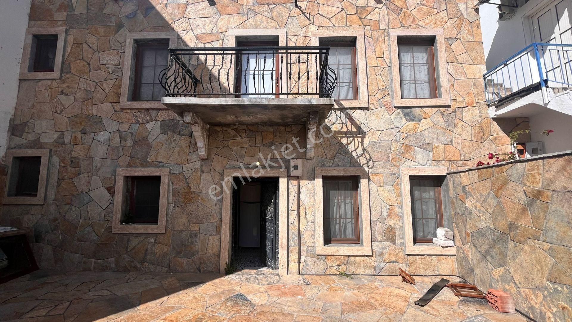 Bodrum Kumbahçe Plajına Yakın Kiralık Müstakil Taş Ev