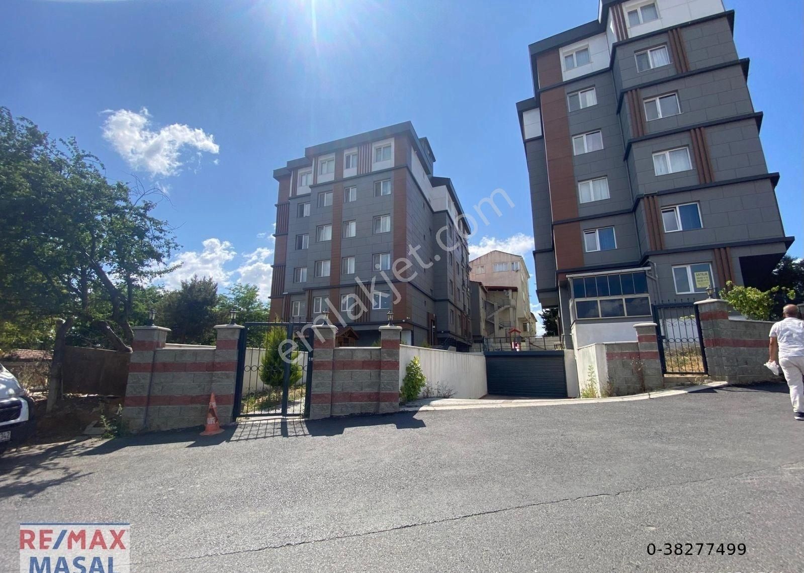 Sancaktepe'de Butik Site İçinde Otoparklı Satılık 2+1 Daire