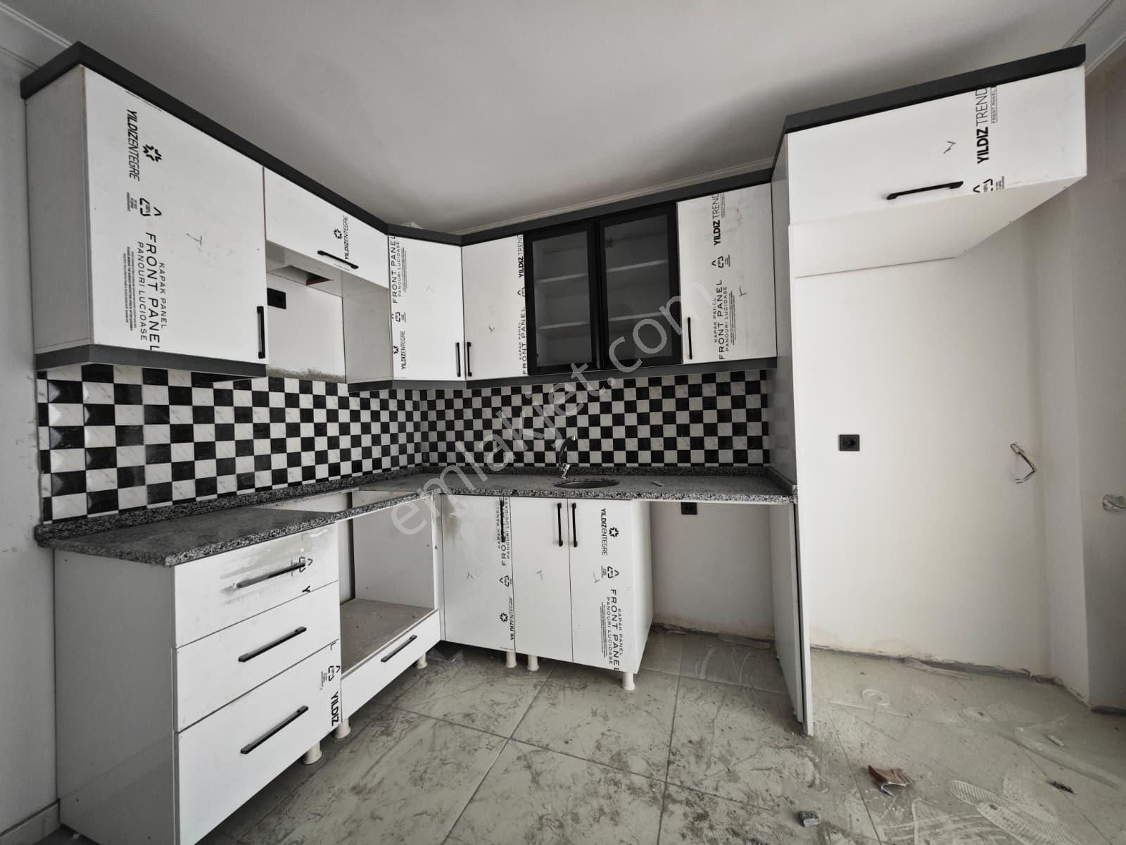 Feridunçelik'te Teras Balkonlu Sıfır 3+1 Giriş Kat Satılık Daire !!