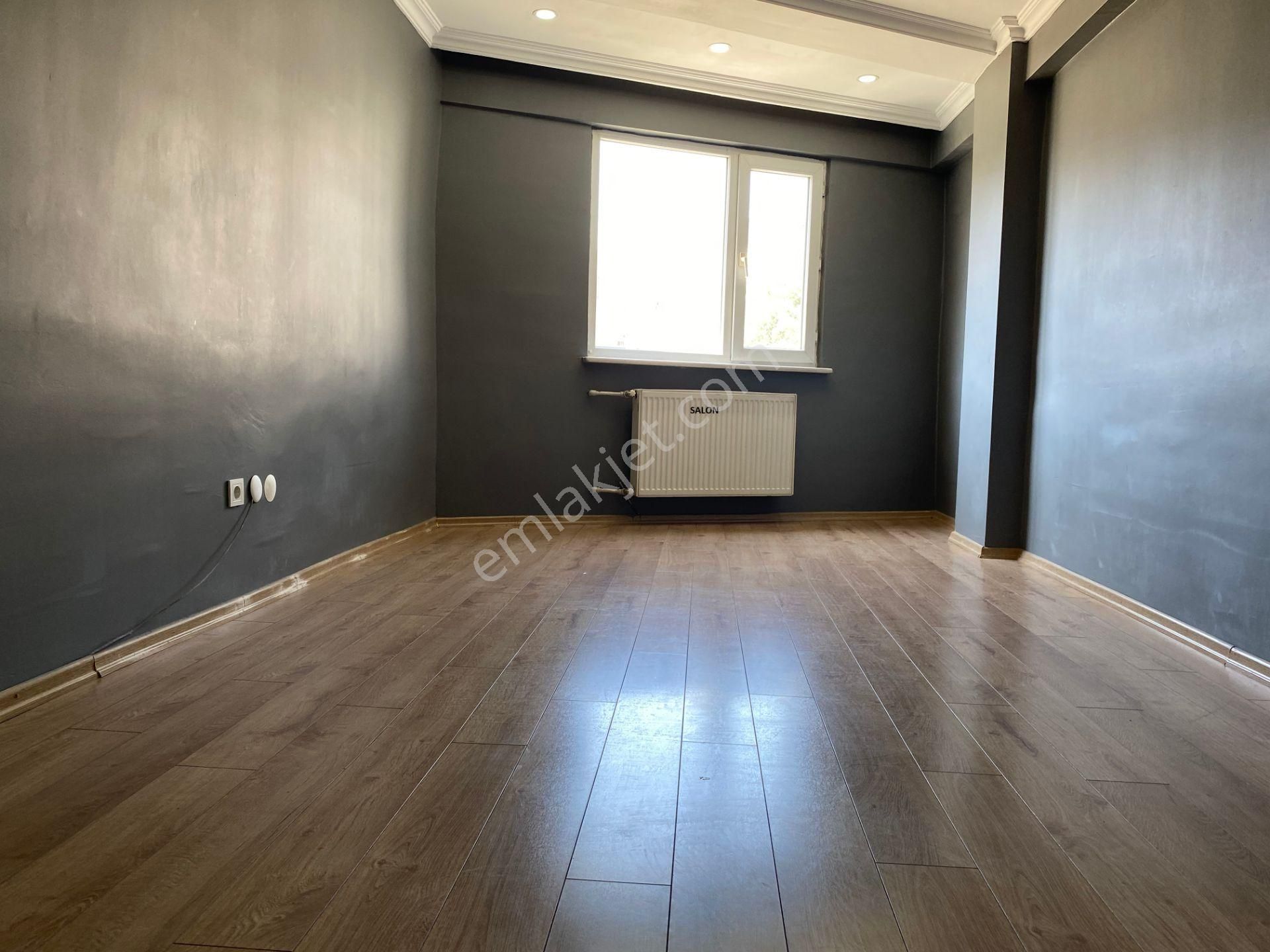 Avrupa Emlak Tan Menderes Mah 85m² 2+1 2.kat,krediye Uygun,17 Yıllık,menderes Metroya İstasyonu 5 Dk