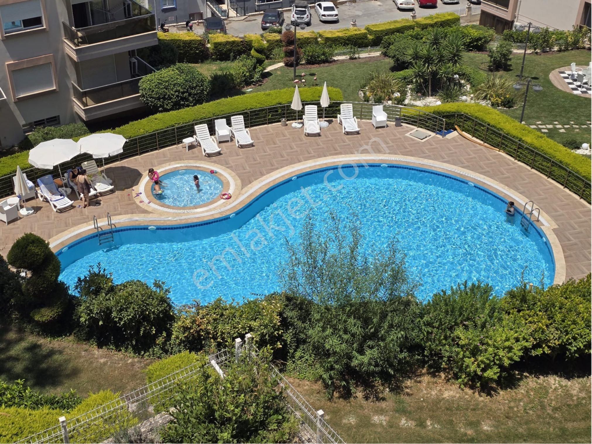Kuşadası İkiçeşmelik Mah Satılık Deniz Manzaralı 3+1 Rezidans Daire