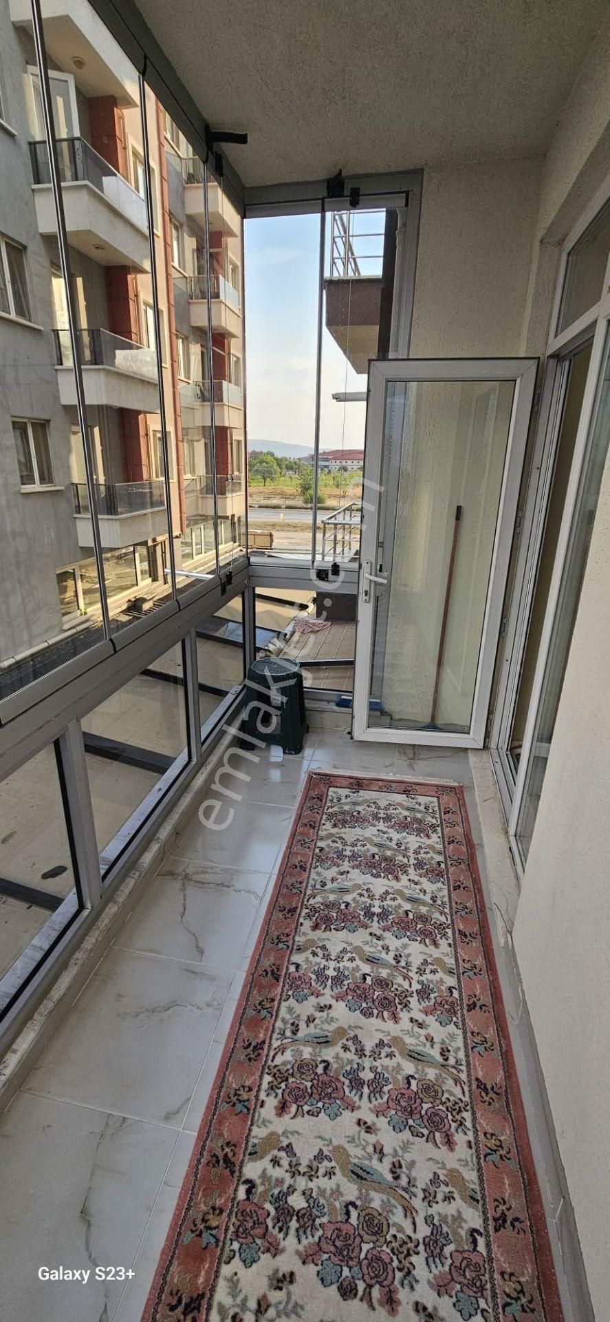 Afyon Erenlerde 3+0 Dayalı Döşeli 1 Kat Kiralık Daire - Görsel 2
