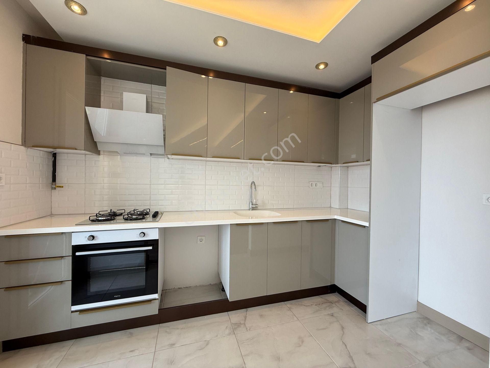 Kabasakalda Sıfır/site/dublex/5+1/2 Mutfak/3 Banyo/40 M2 Teraslı - Görsel 3