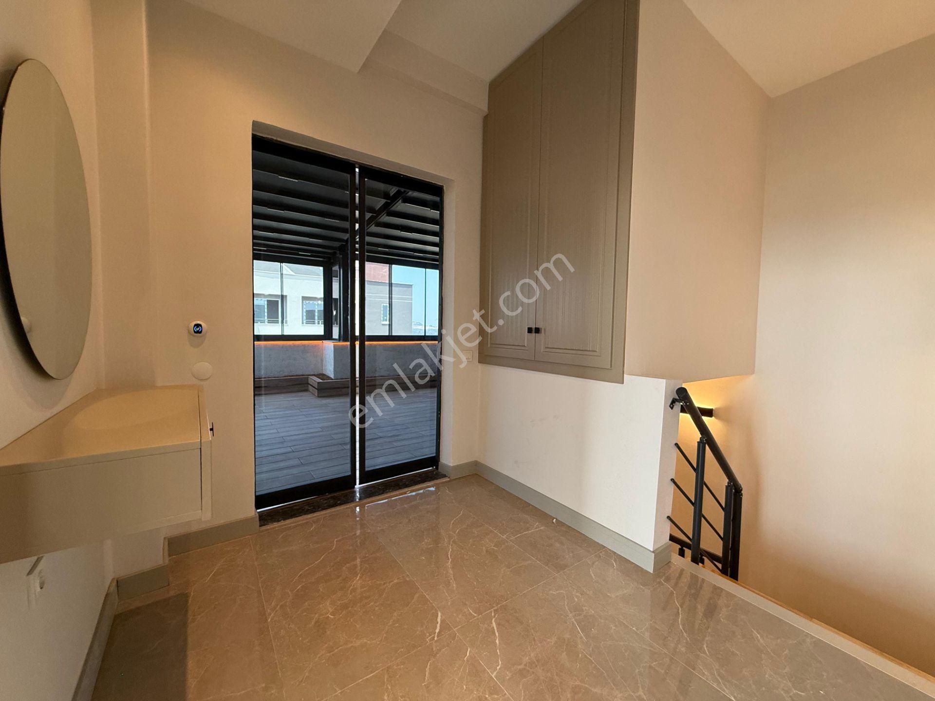Kabasakalda Sıfır/site/dublex/5+1/2 Mutfak/3 Banyo/40 M2 Teraslı - Görsel 21