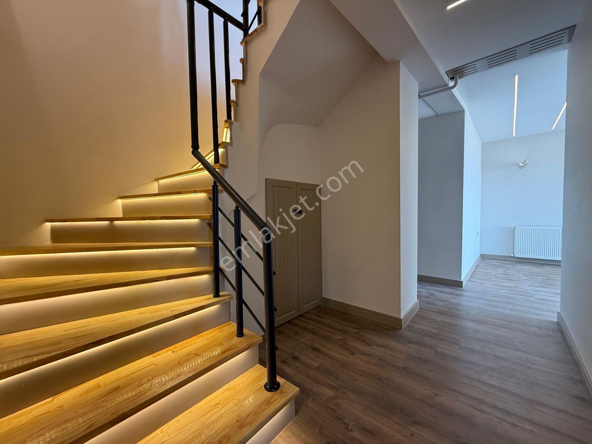 Kabasakalda Sıfır/site/dublex/5+1/2 Mutfak/3 Banyo/40 M2 Teraslı - Görsel 8