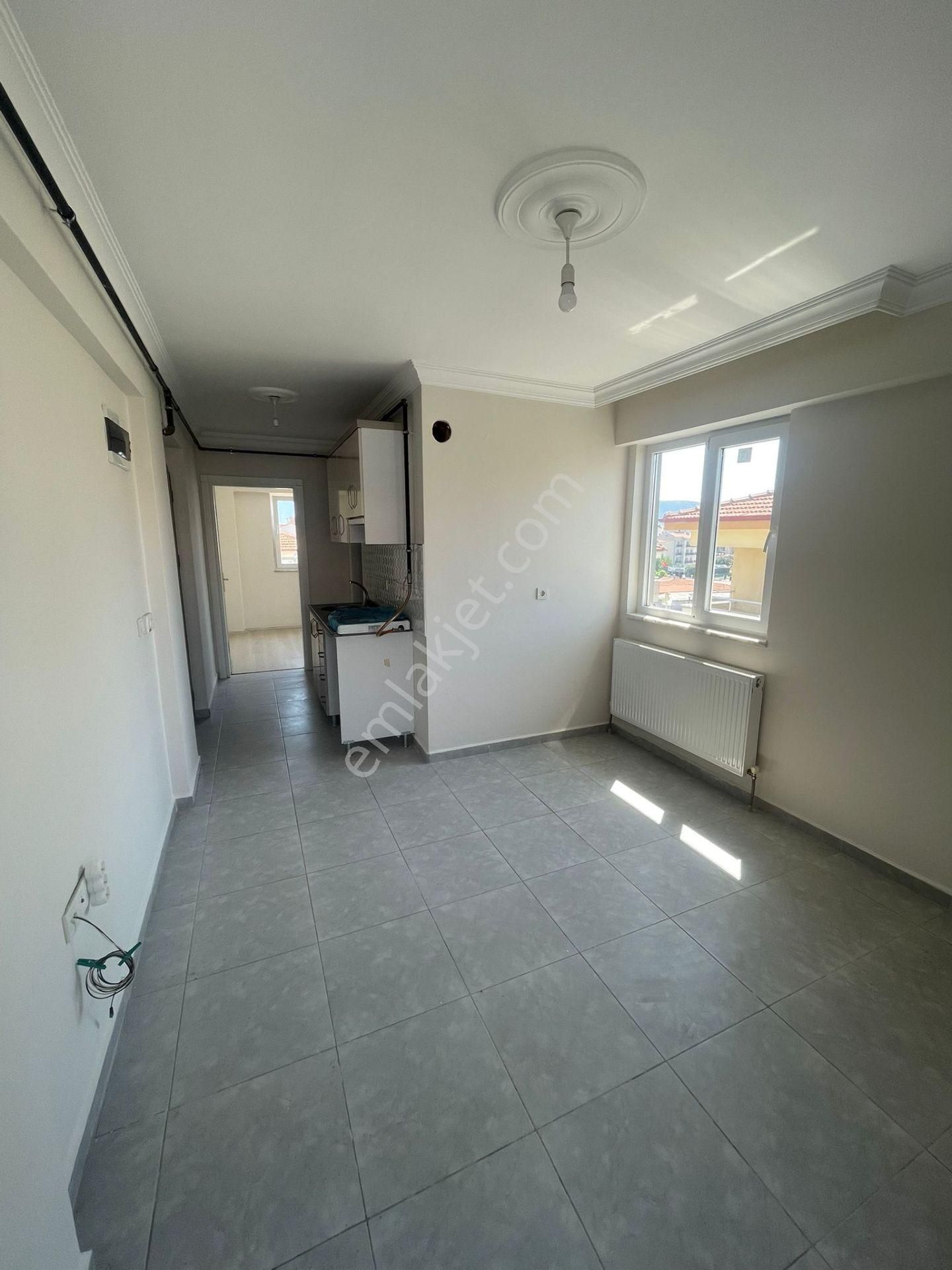 Dostlar Emlaktan Kötekli Sağlık Ocağı Yanı 1+1 Kiralık Daire