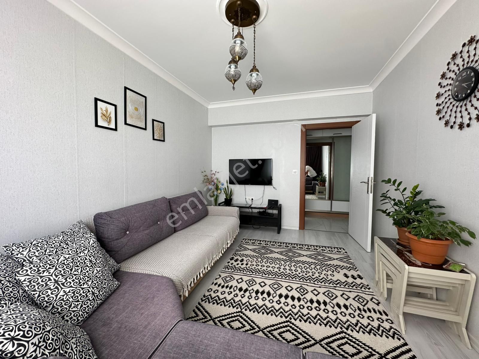 Feridunçelik'te Cadde Yakını Asansörlü Full Yapılı 3+1 Ara Katta Satılık Daire !! - Görsel 10