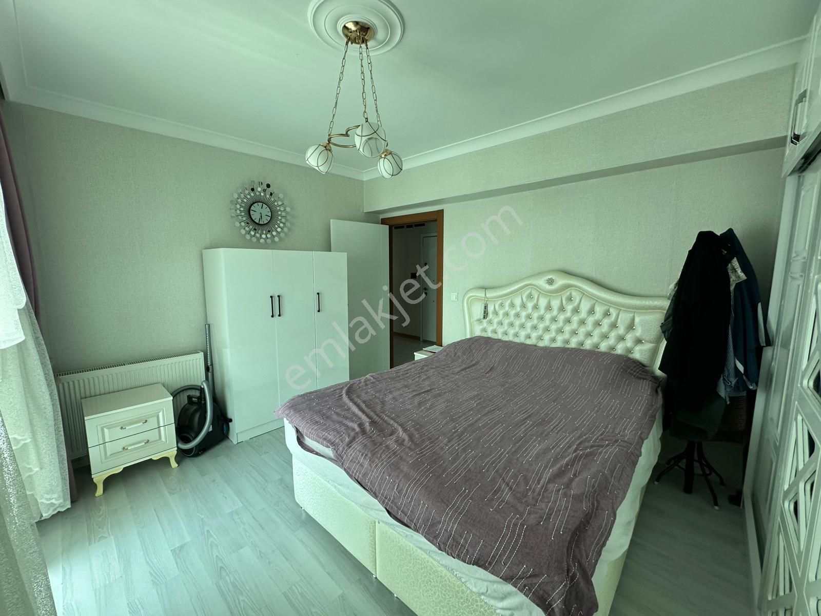 Feridunçelik'te Cadde Yakını Asansörlü Full Yapılı 3+1 Ara Katta Satılık Daire !! - Görsel 8