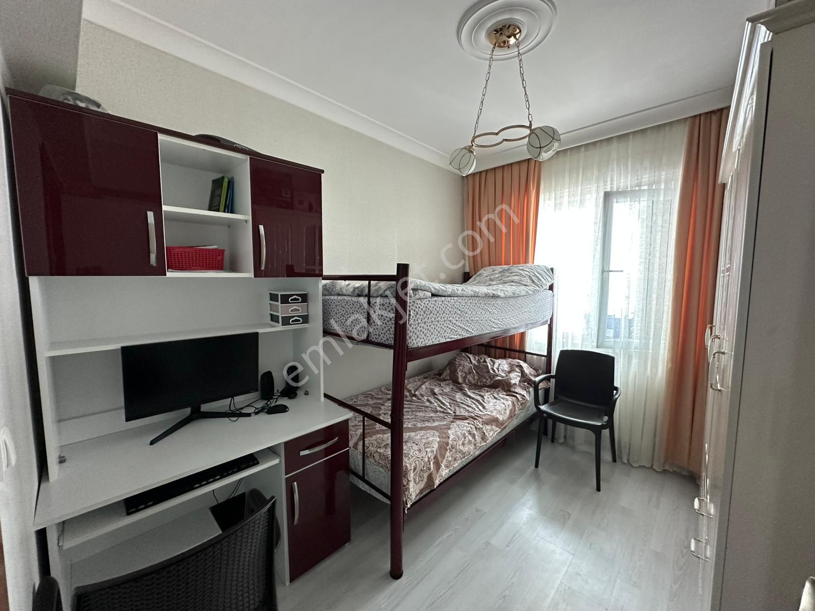 Feridunçelik'te Cadde Yakını Asansörlü Full Yapılı 3+1 Ara Katta Satılık Daire !! - Görsel 12