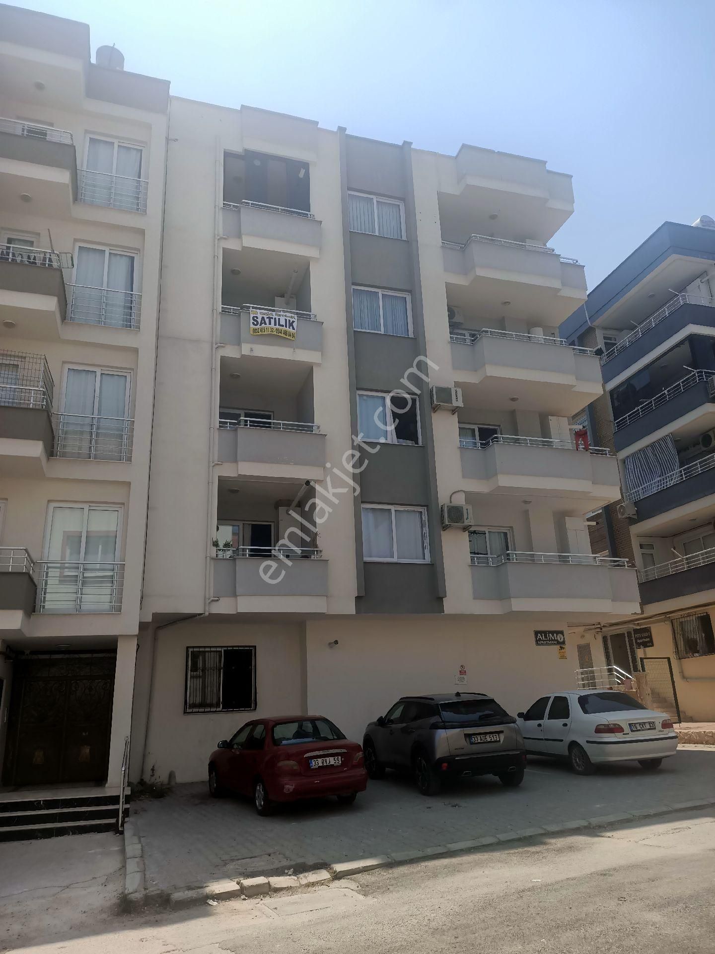 Mersin Toroslar Yalınayak Mahallesi'nde 4 Yıllık Bina Satılık