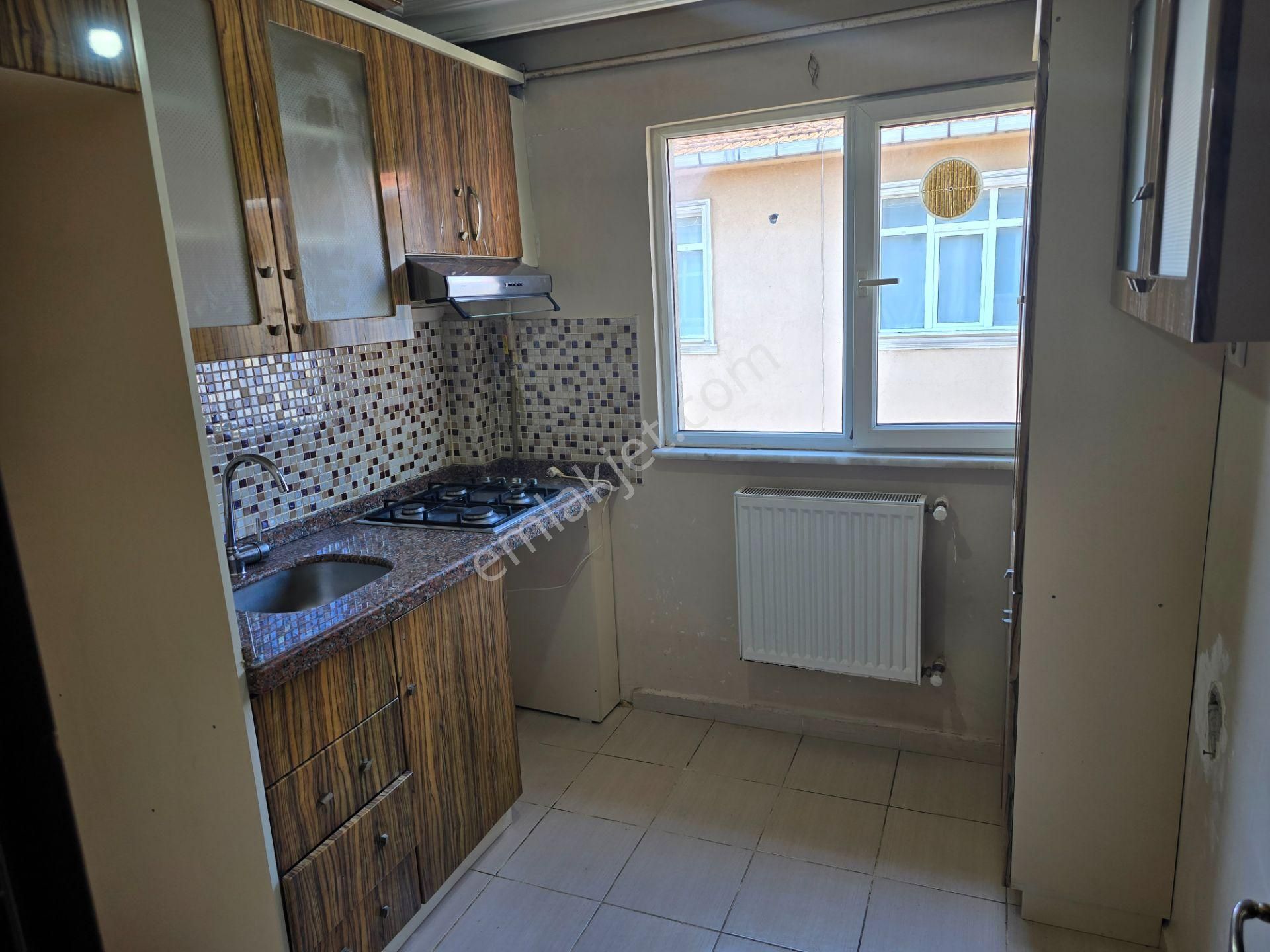 Deluxe 26 ' Dan Merkeze Yakın İçi Yapılı Köşe 3+1 100 M2 Daire
