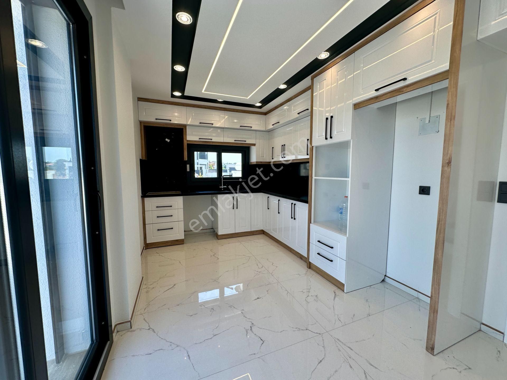 Villacı Onur'dan Denize Yakın 3+1 Ayrı Mutfaklı Lüx Müstakil Villa - Görsel 17