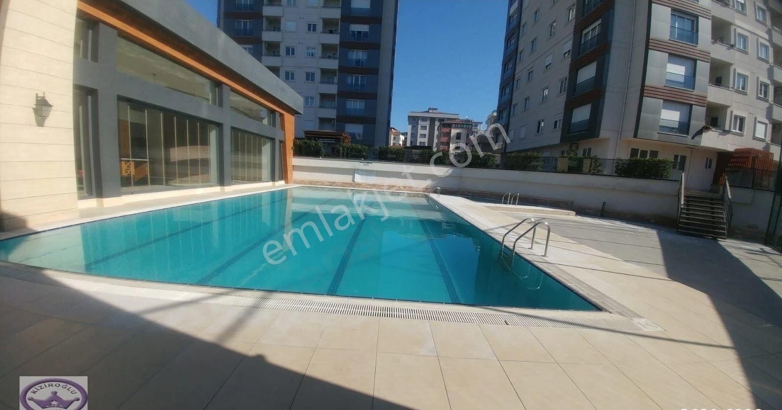 Altayçeşmede Havuzlu Site İçerisinde Yüksek Katta Geniş İskanlı Balkonlu 3+1