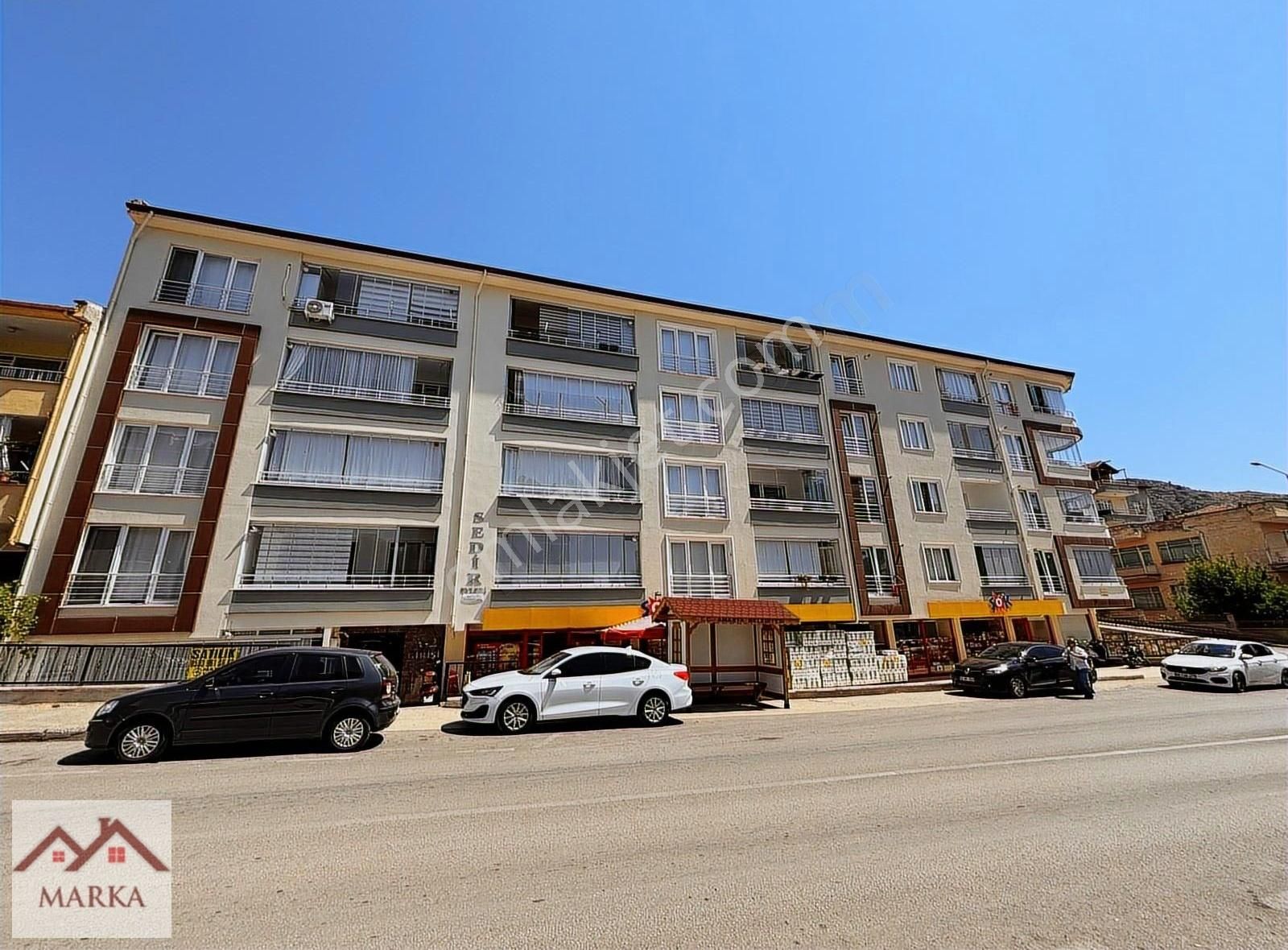Şeyhcui Mahallesi Masrafsız Geniş 2+1 Giriş Kat Satılık Daire