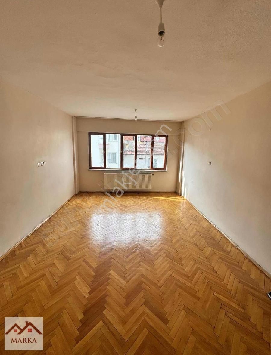 Marka'dan Yüzeylerde 3+1 Satılık Daire