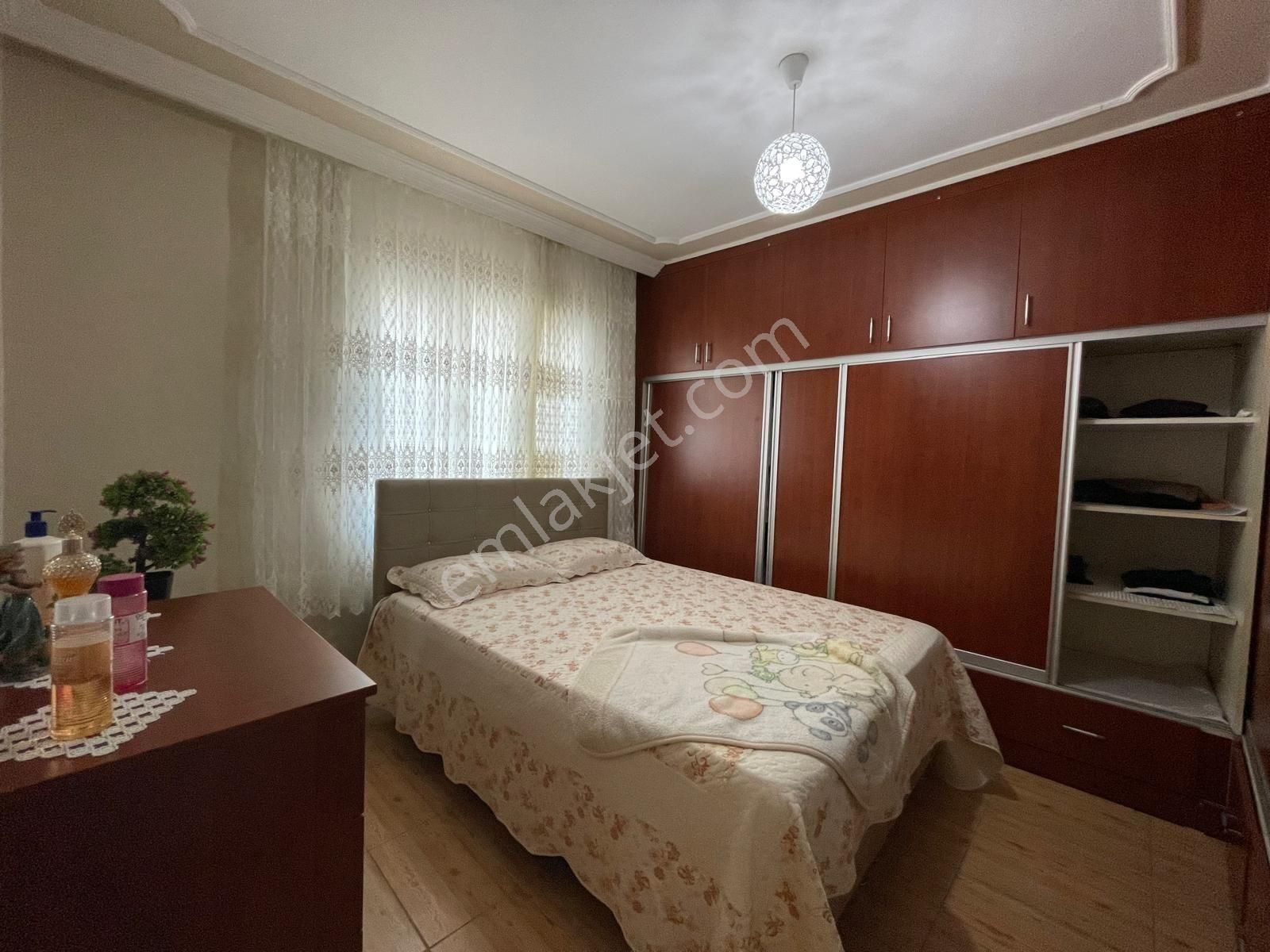 Yeşilevler Vefa Caddesinde 3 Katlı Satılık Müstakil Ev - Görsel 8