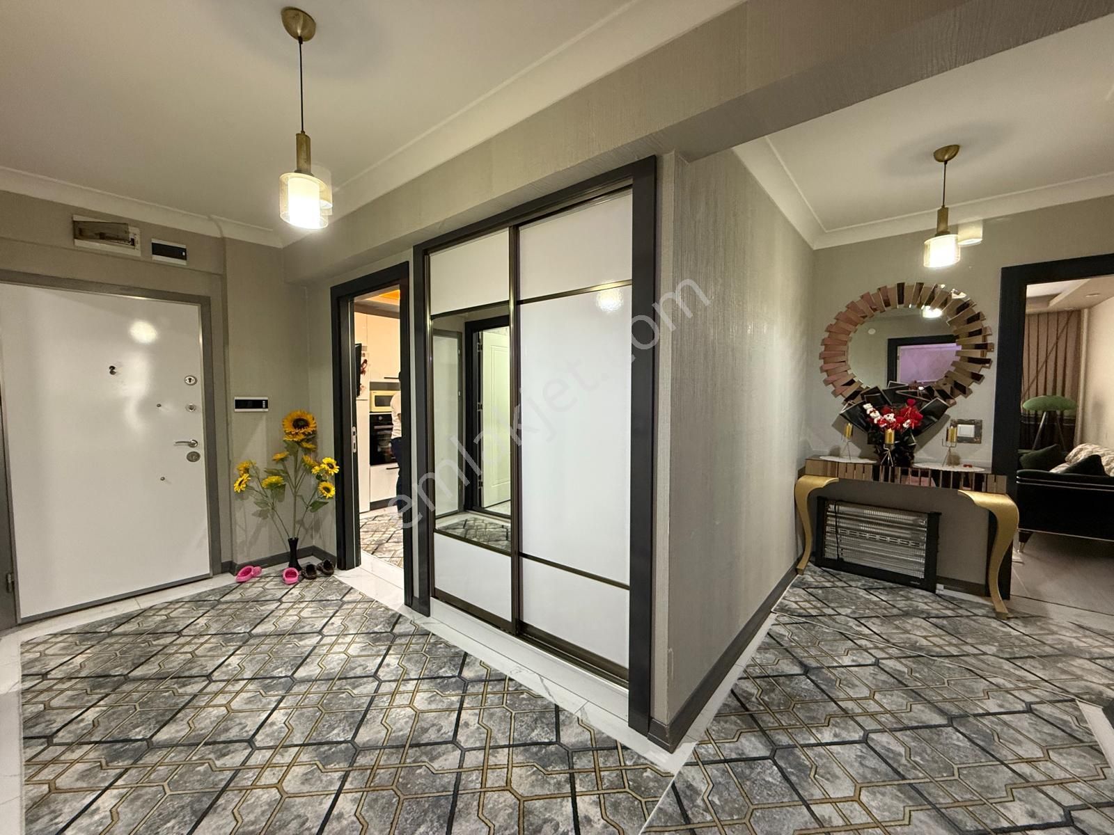 Öz'maşallah.dan Cadde Yakın Geniş Yapılı 3+1 Daire - Görsel 15