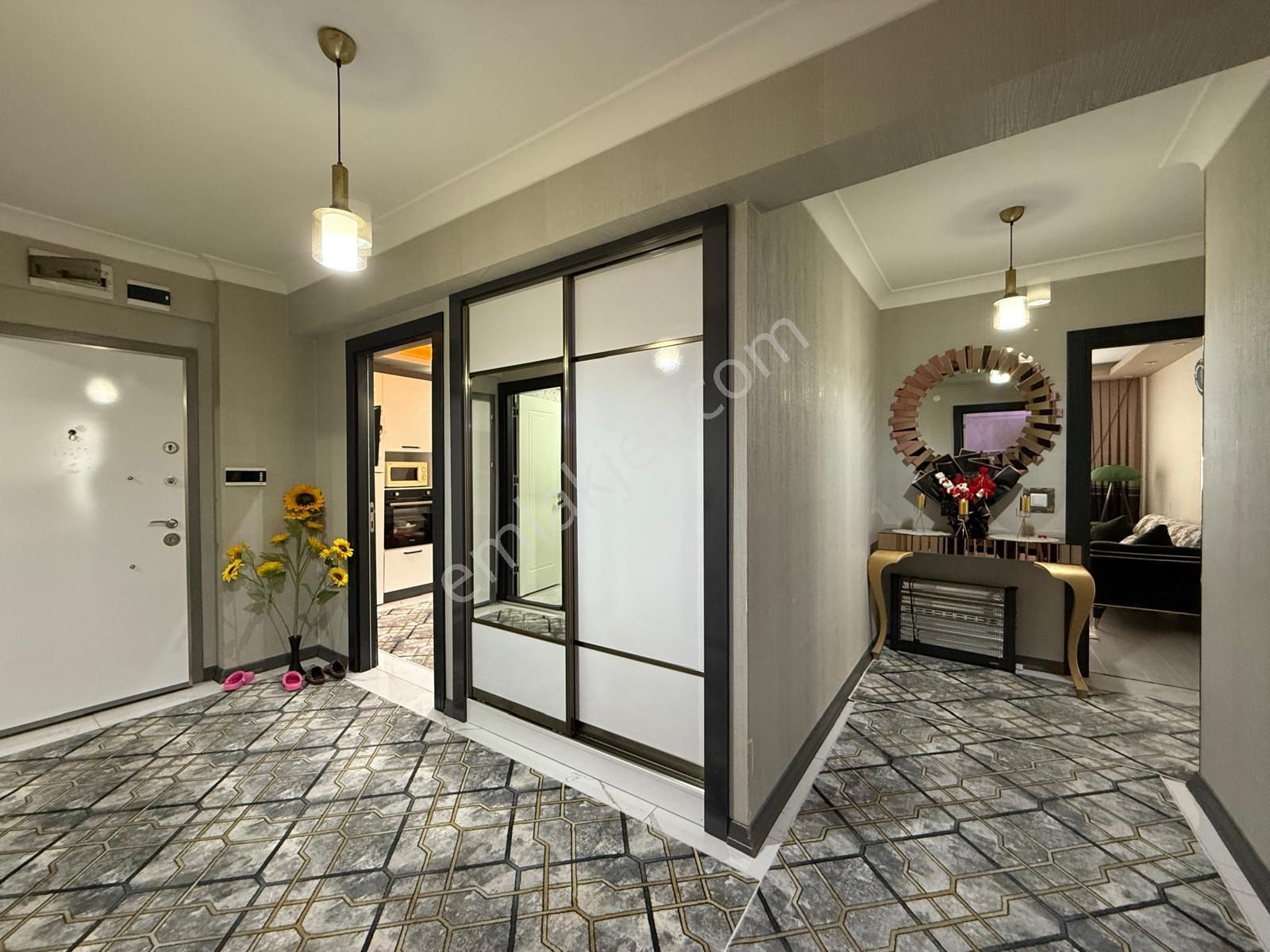 Öz'maşallah.dan Cadde Yakın Geniş Yapılı 3+1 Daire - Görsel 10