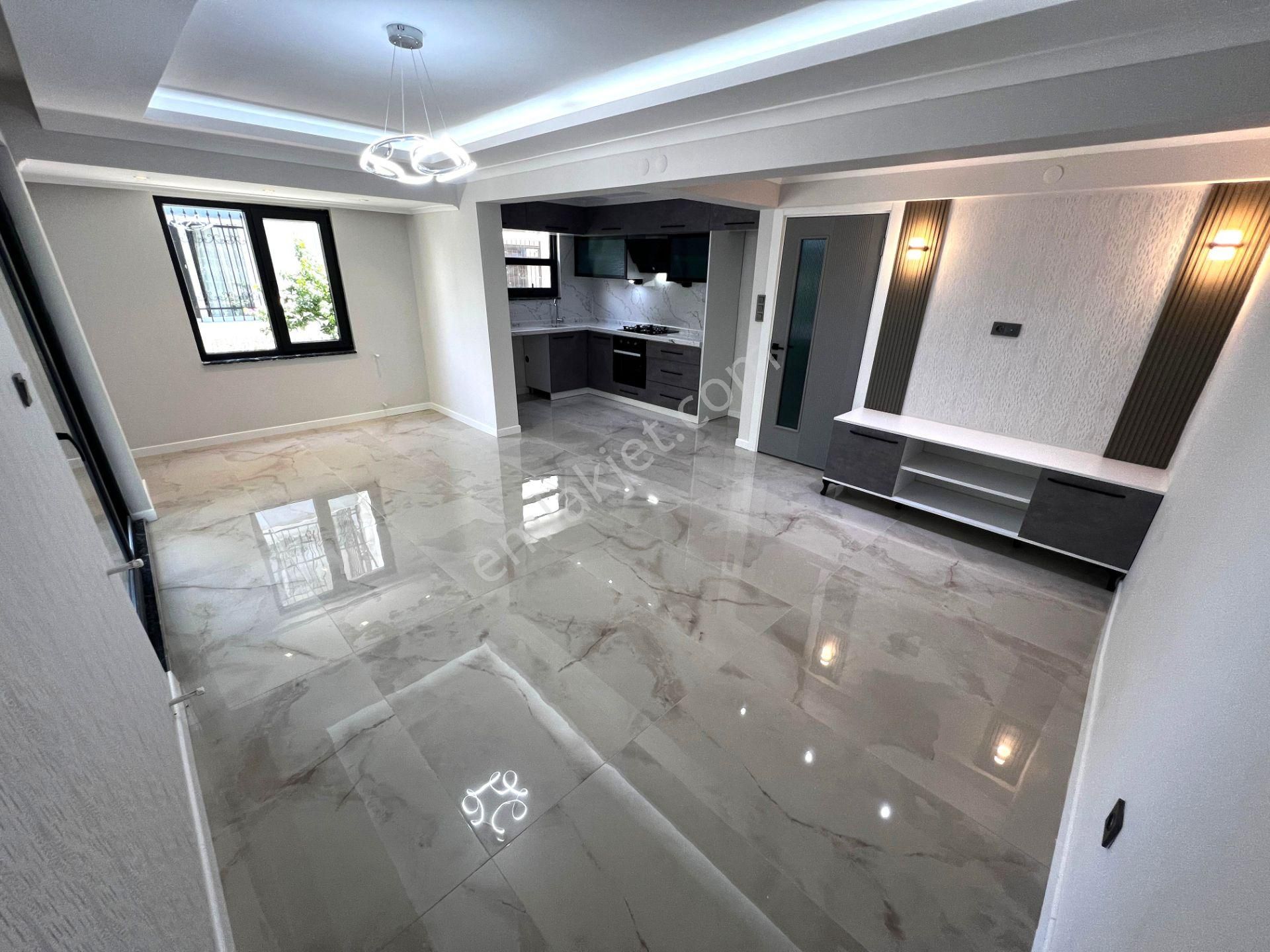 Yiğit'ten 4+1 Akçayda Full Yapılı Bahçe Kullanımlı Teraslı Villa