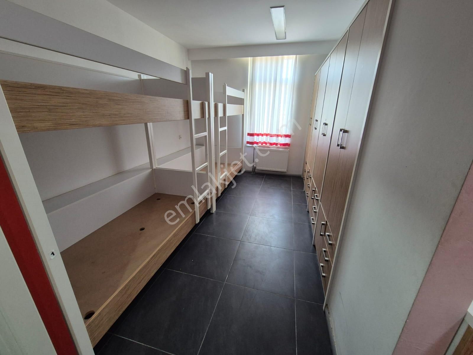 Delux'den Hürriyet Mah.'de Geniş Kapasiteli Kiralık Yurt Binası - Görsel 10