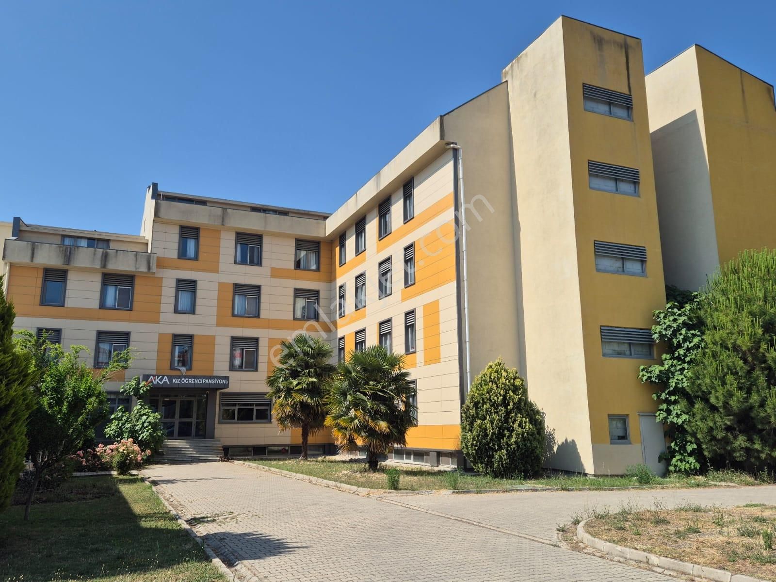 Delux'den Hürriyet Mah.'de Geniş Kapasiteli Kiralık Yurt Binası
